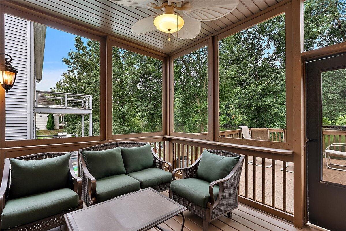 626 Swan River Drive Benton Harbor MI 49022