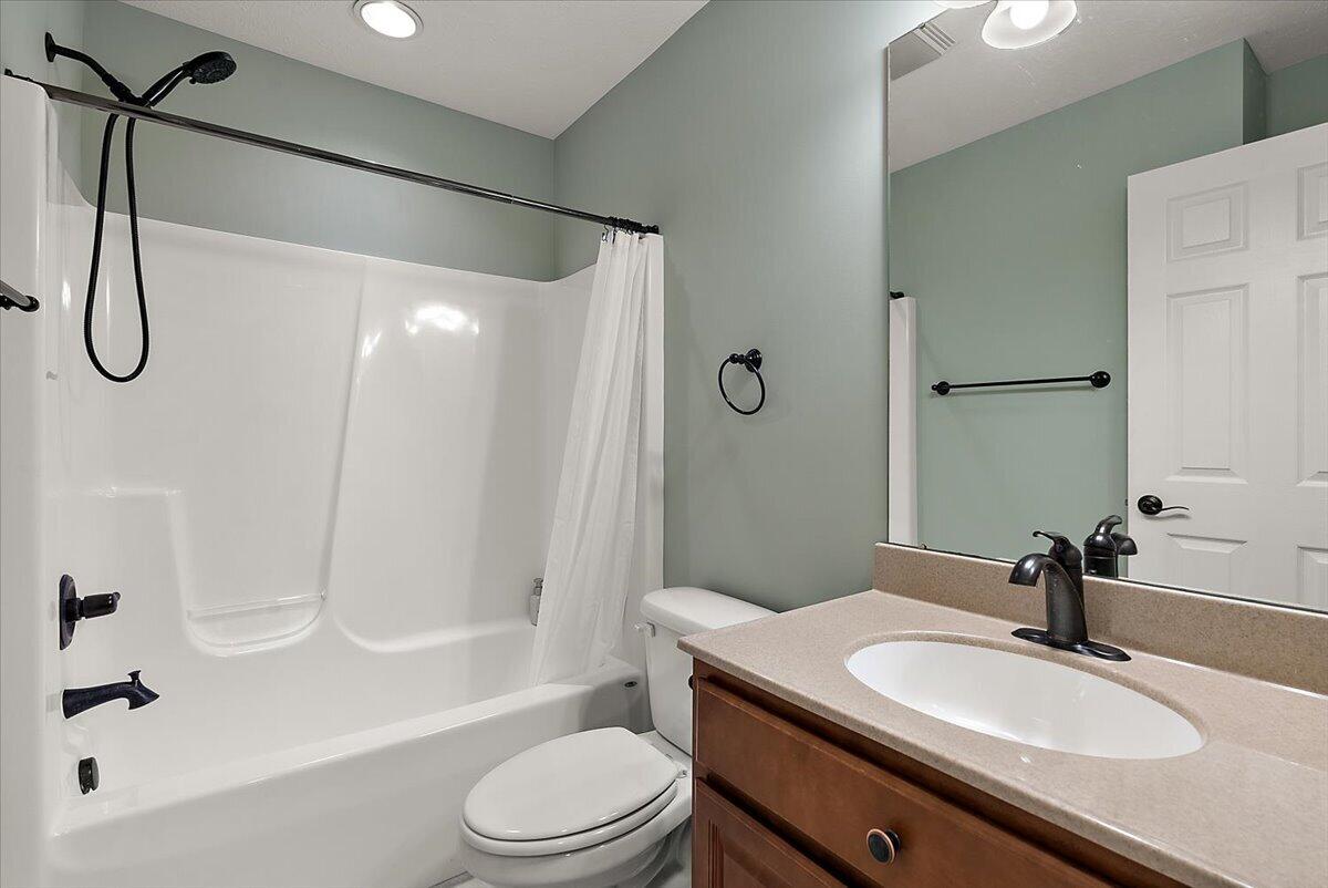 626 Swan River Drive Benton Harbor MI 49022