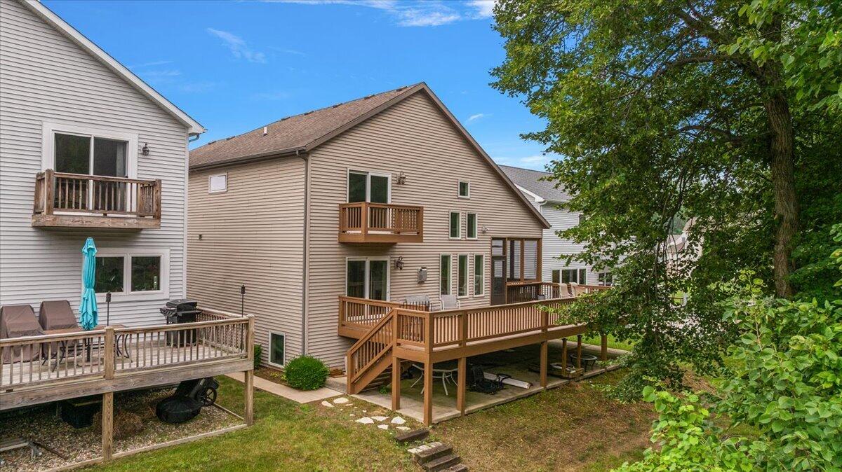 626 Swan River Drive Benton Harbor MI 49022