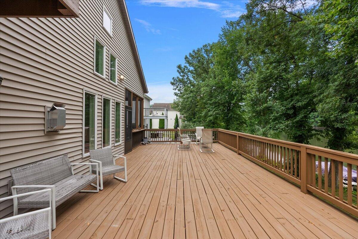 626 Swan River Drive Benton Harbor MI 49022