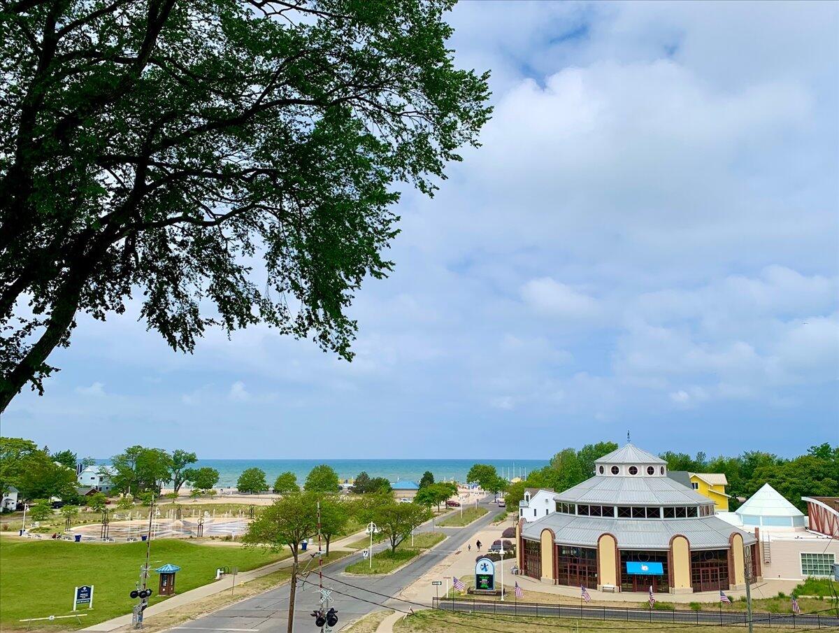 626 Swan River Drive Benton Harbor MI 49022