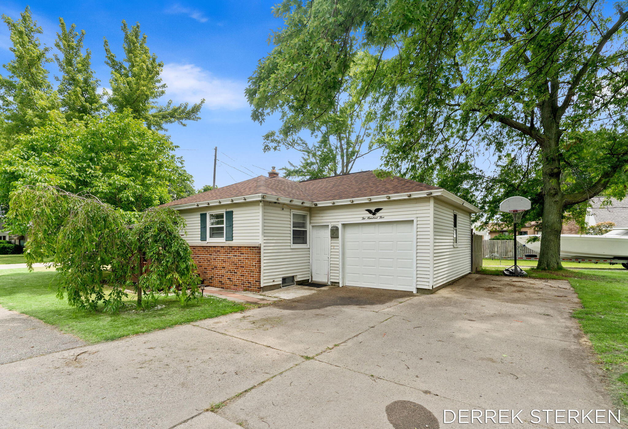 205 N Franklin Street Zeeland MI 49464