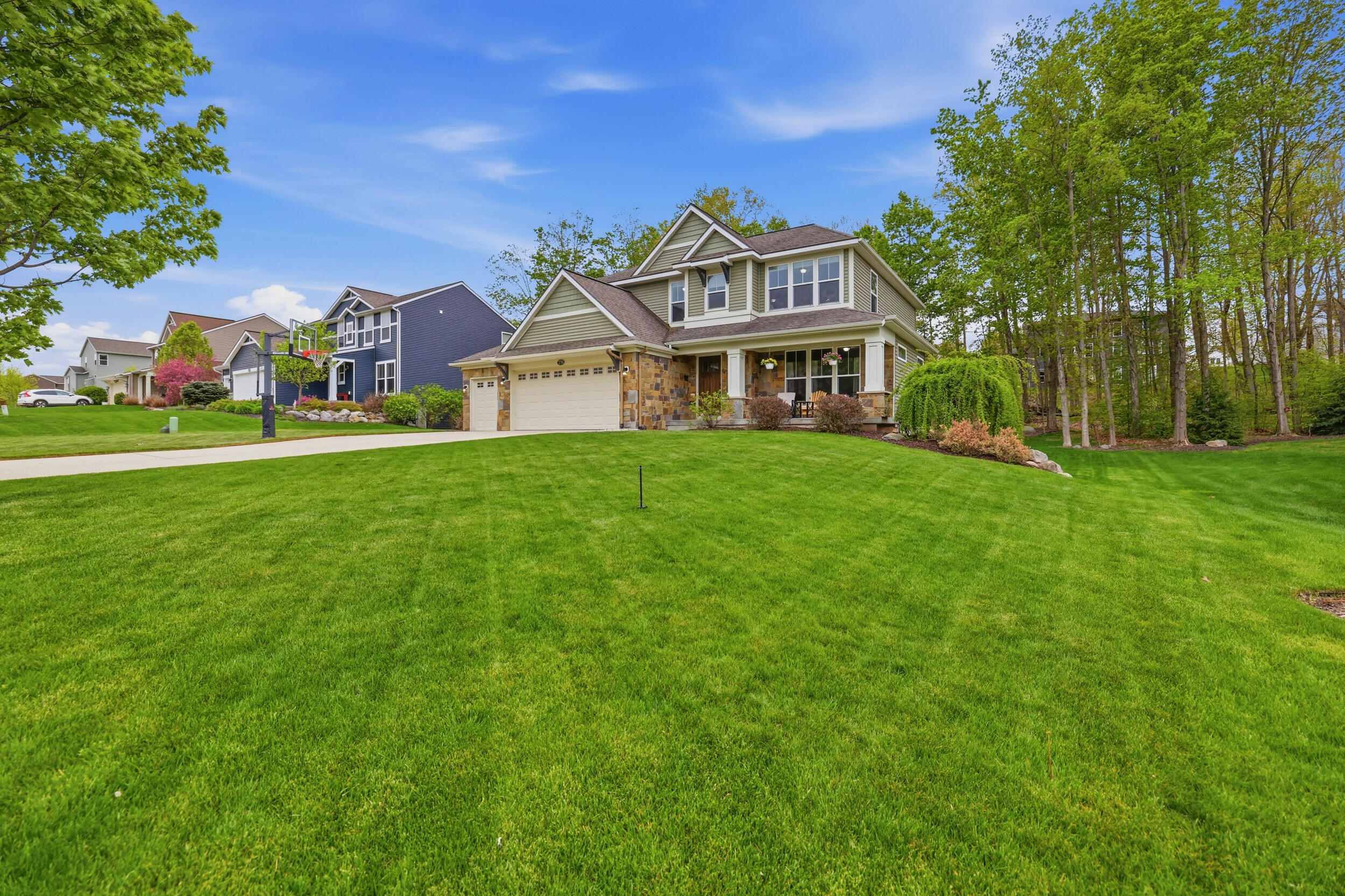 2798 W Morgan Trail NE Rockford MI 49341