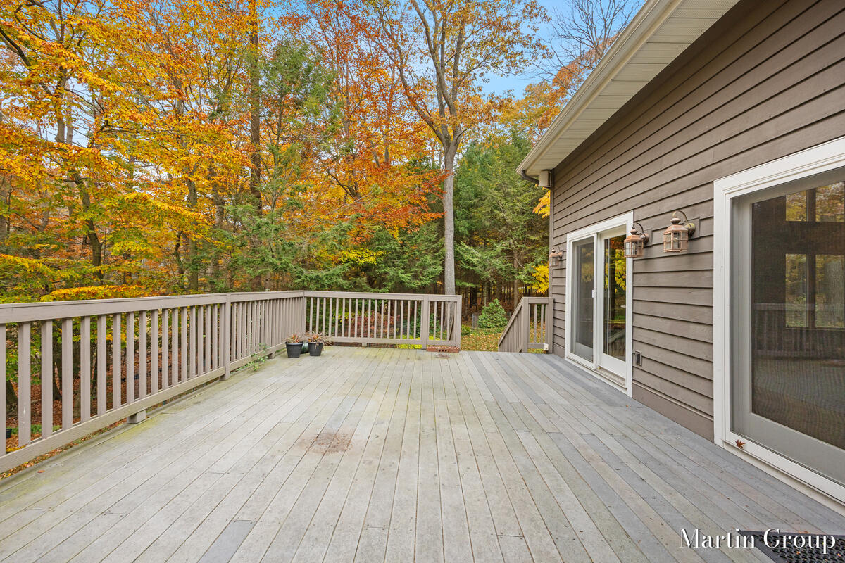 6142 Scenic Woods Circle N Muskegon MI 49445