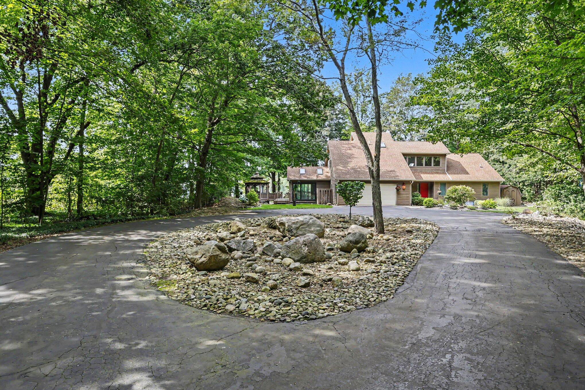 4245 Lake Chapin Bluff Berrien Springs MI 49103