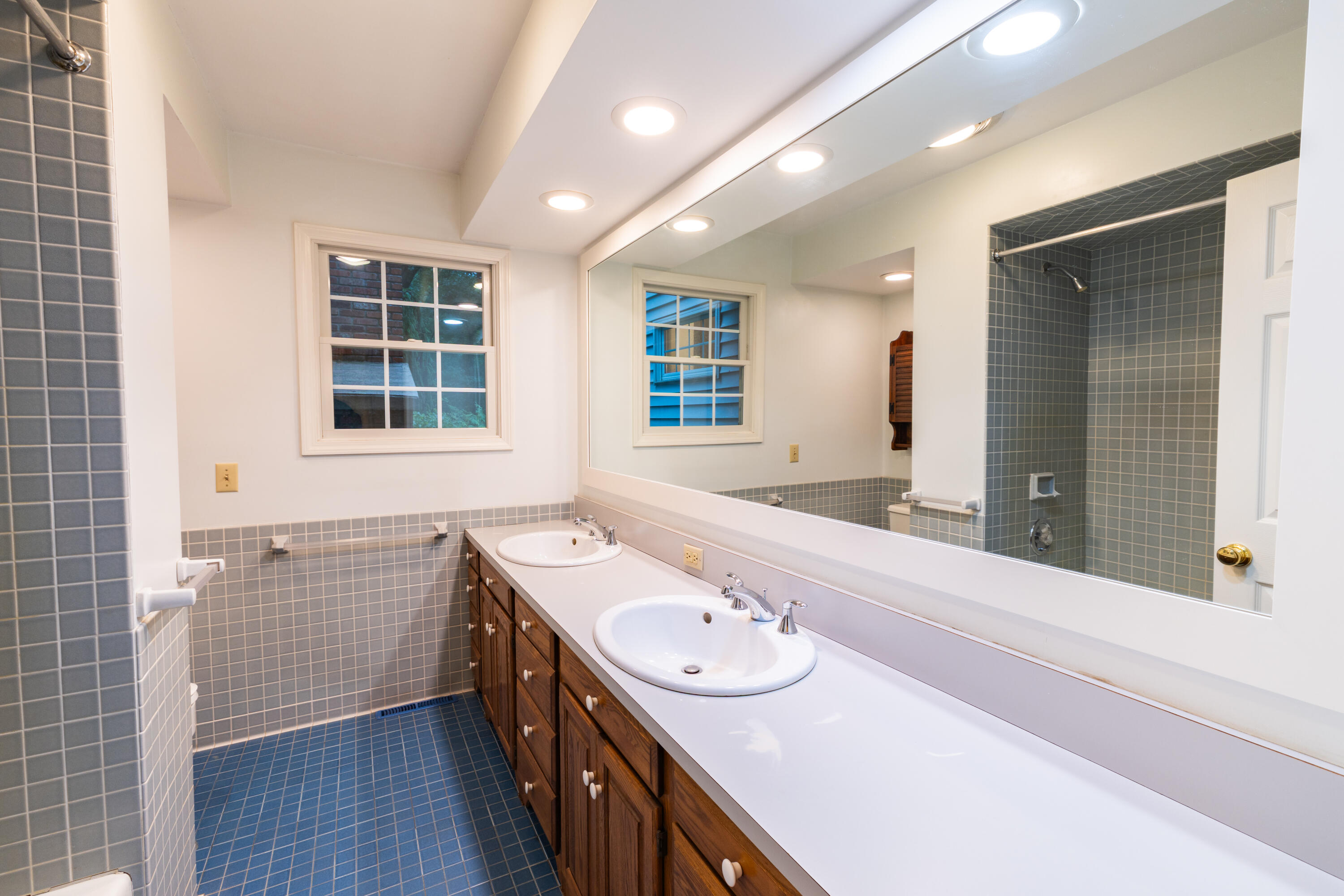 8245 Heritage Drive Kalamazoo MI 49009