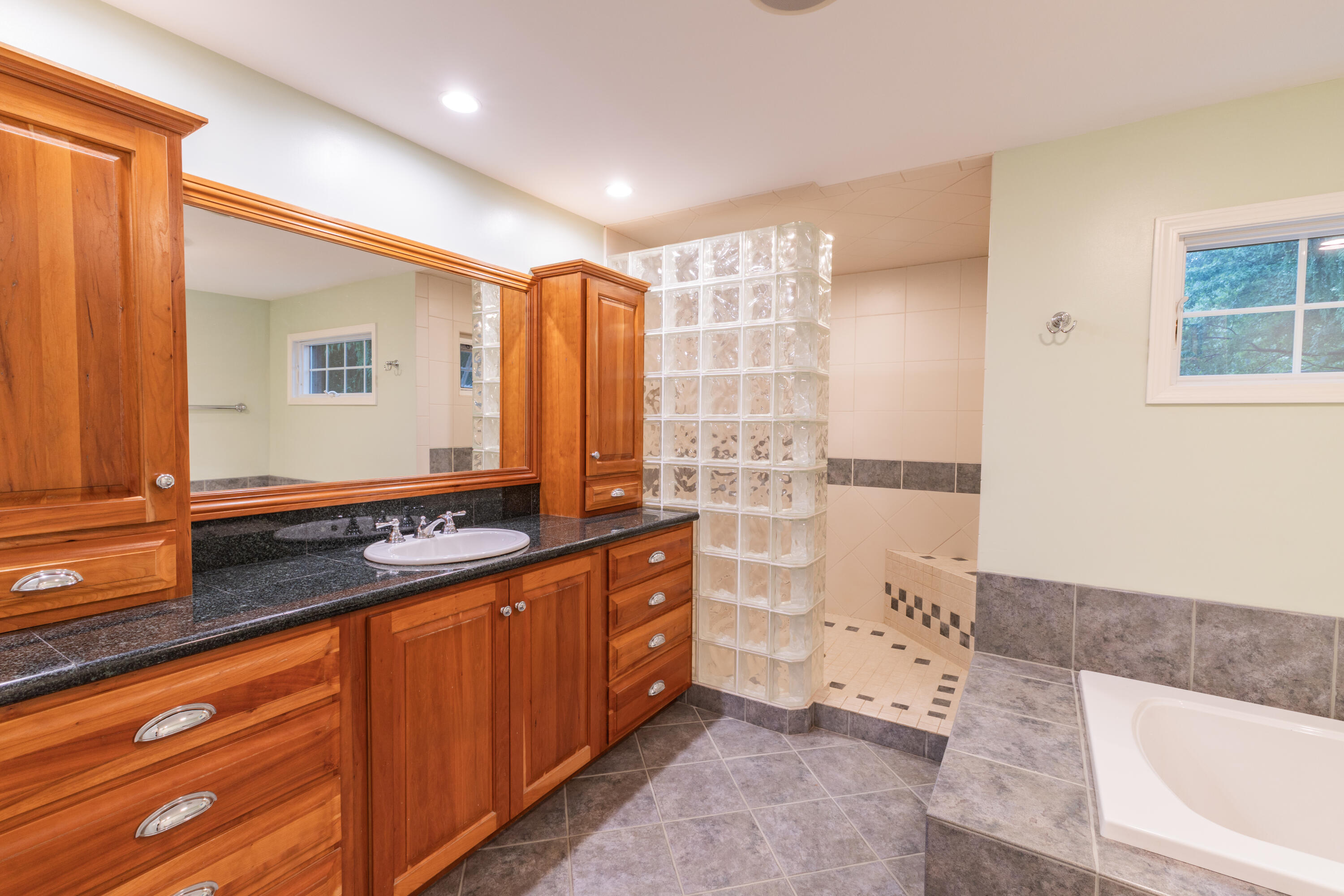 8245 Heritage Drive Kalamazoo MI 49009