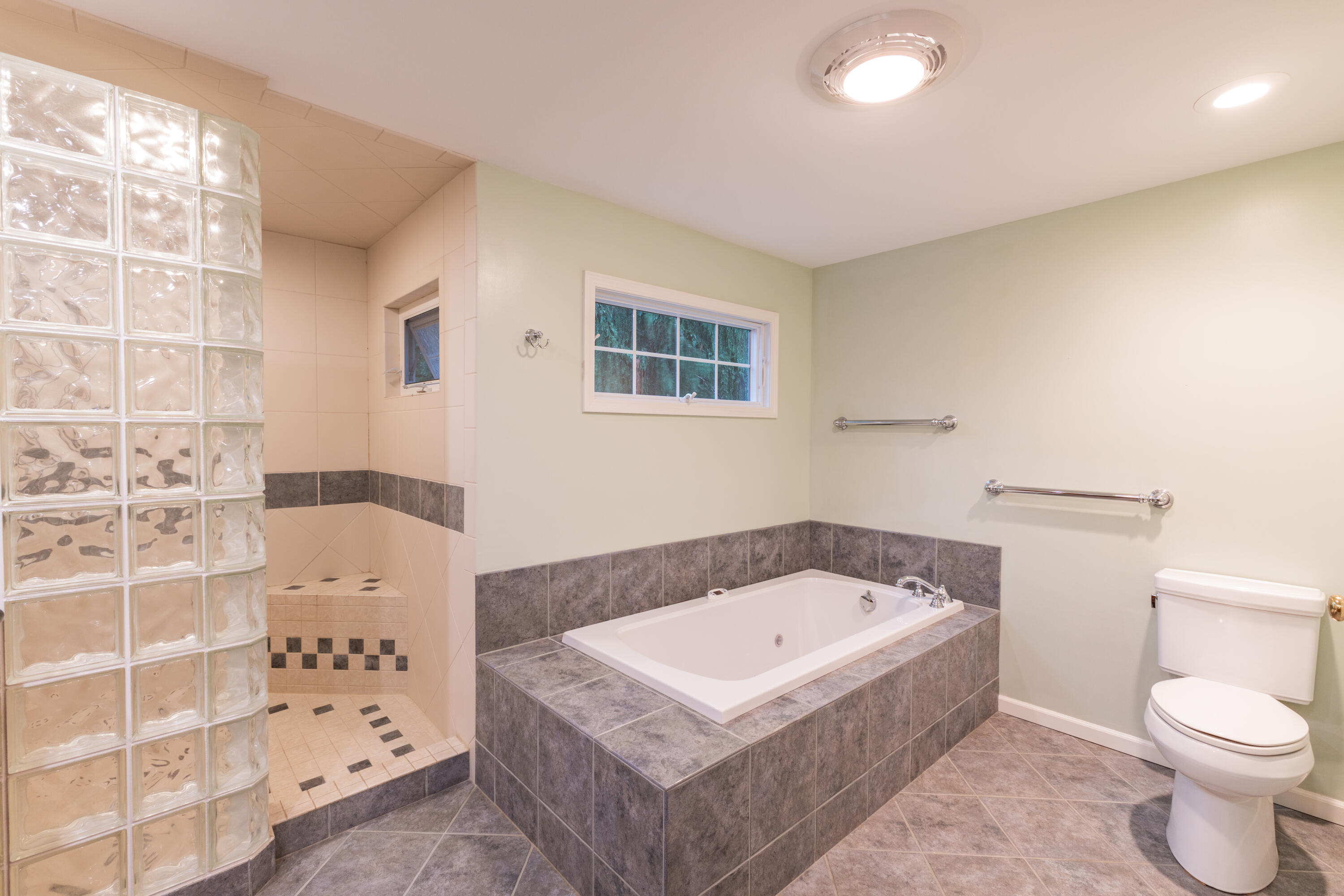 8245 Heritage Drive Kalamazoo MI 49009