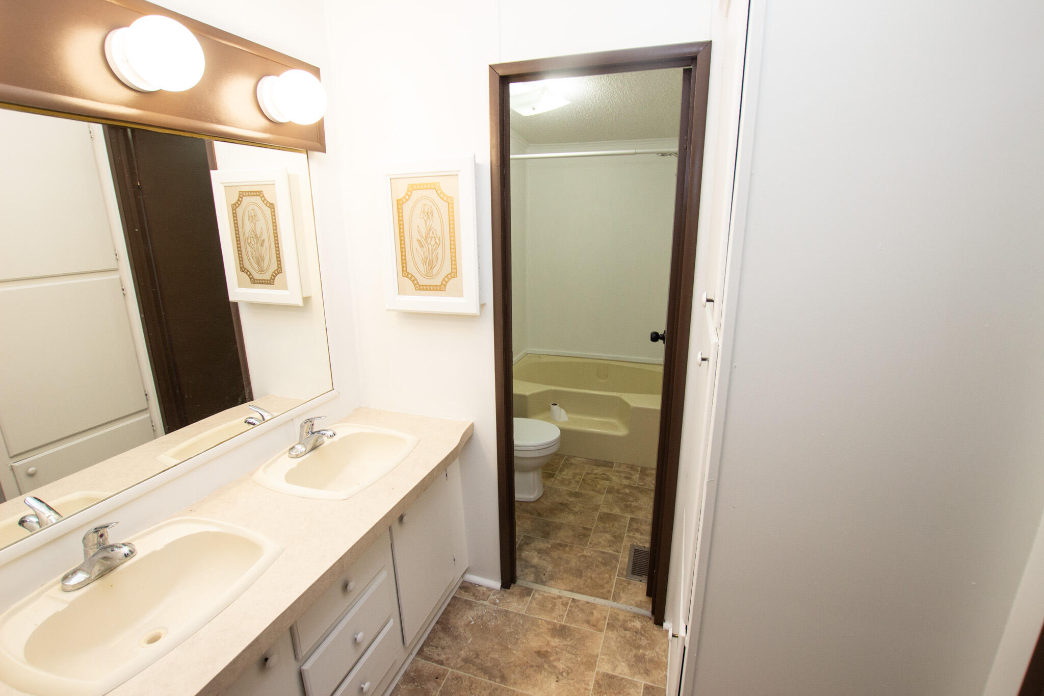 318 S East Street Cassopolis MI 49031