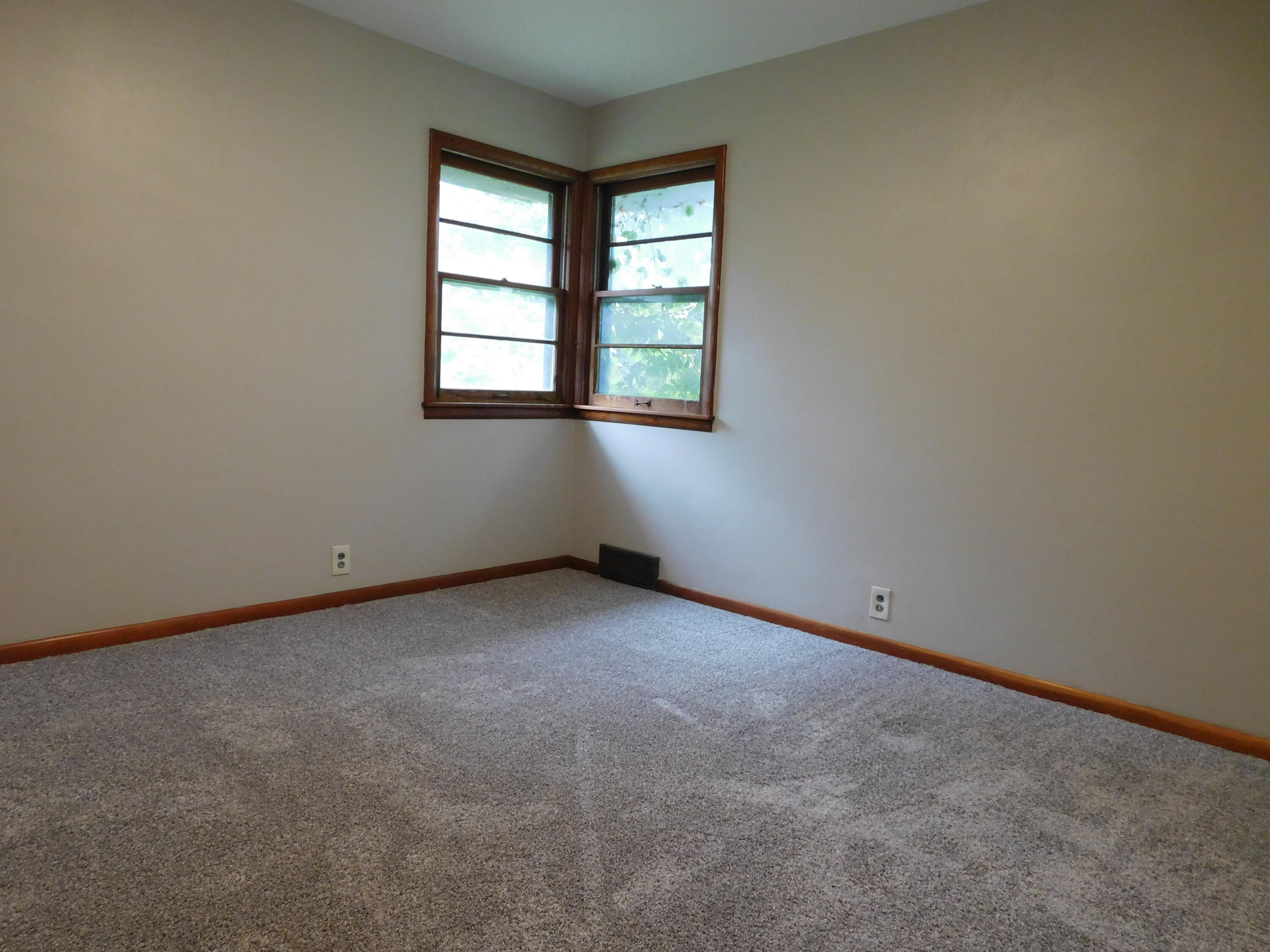 460 Collins Avenue Benton Harbor MI 49022