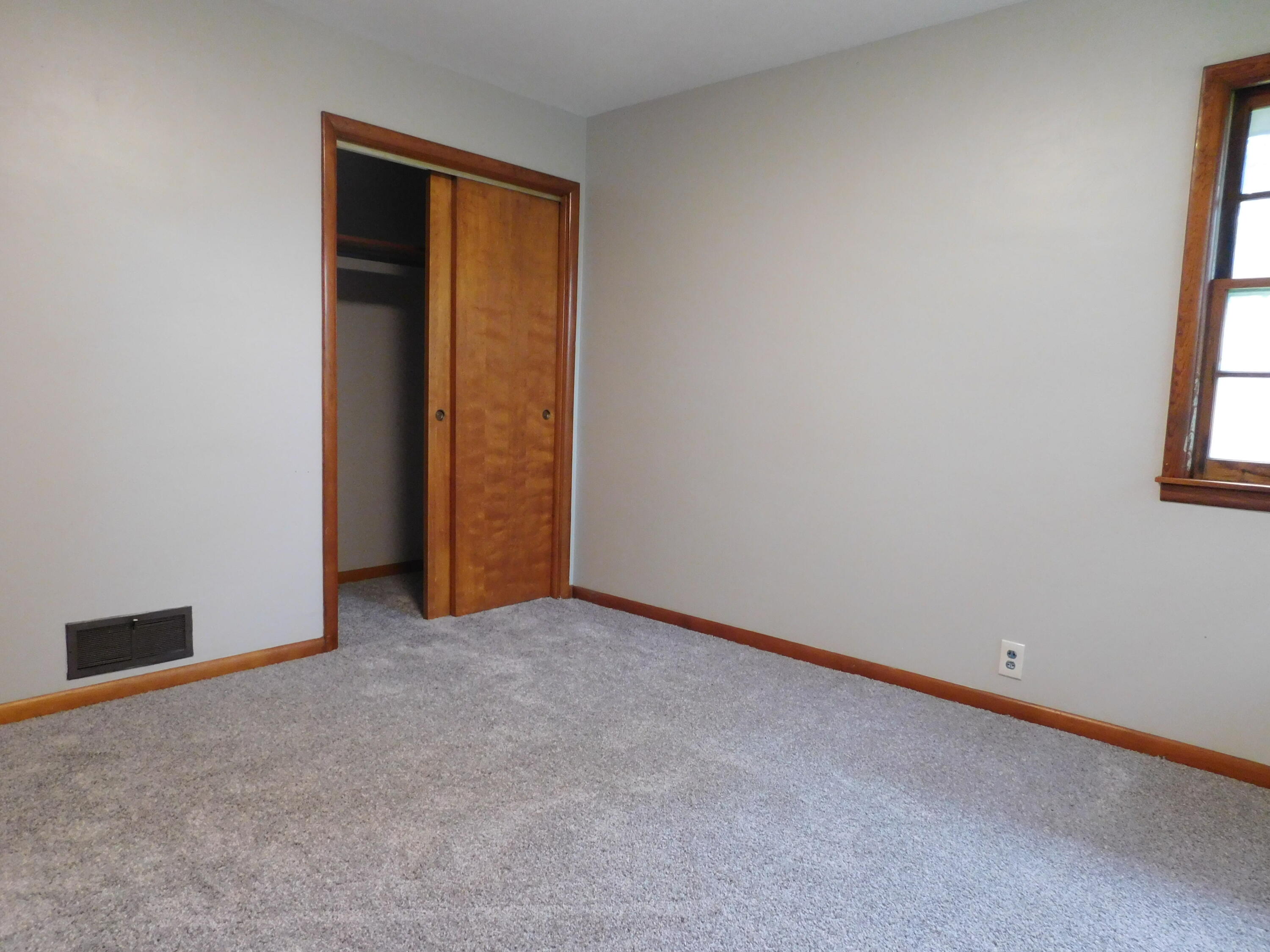 460 Collins Avenue Benton Harbor MI 49022