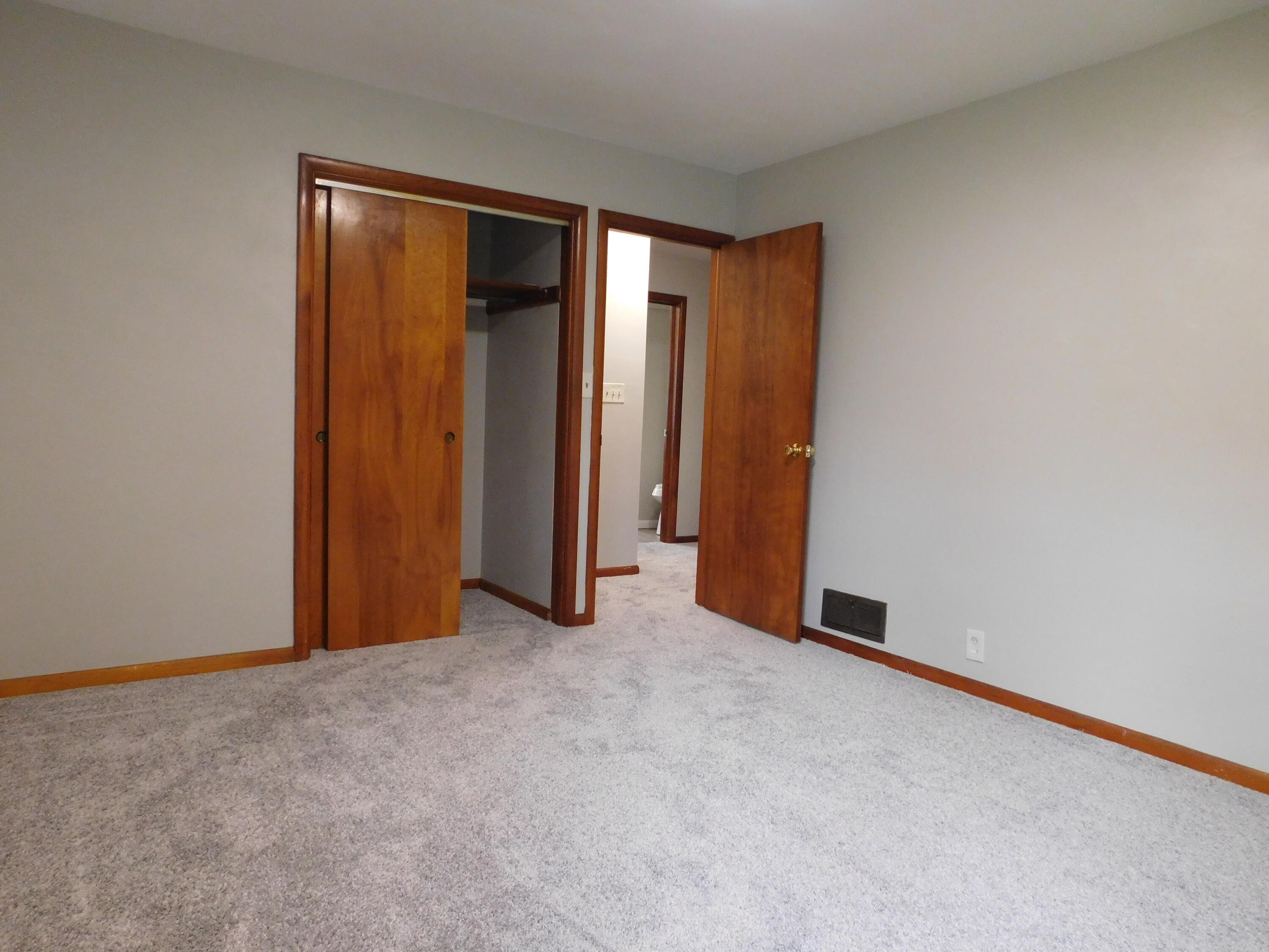 460 Collins Avenue Benton Harbor MI 49022