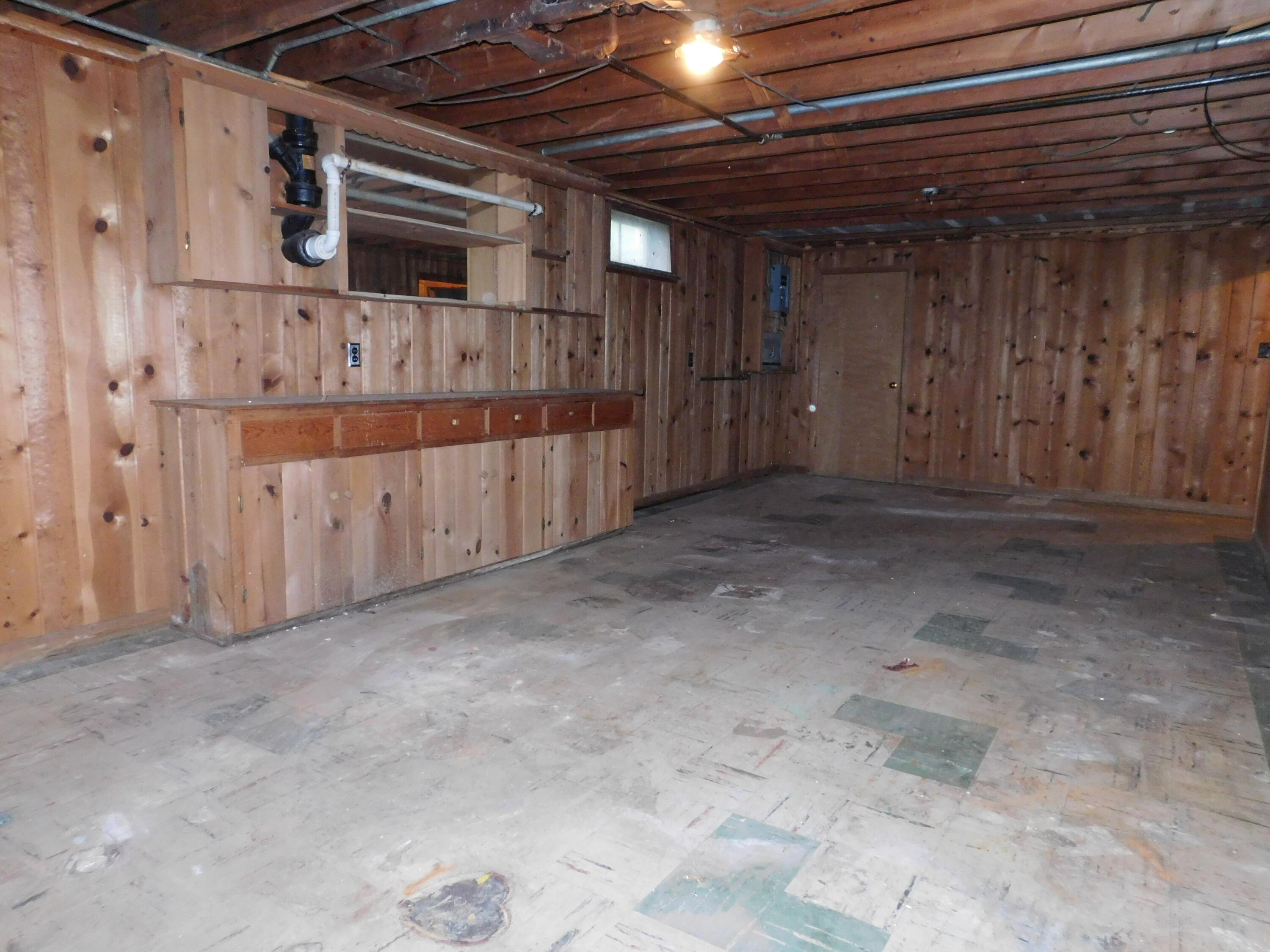 460 Collins Avenue Benton Harbor MI 49022