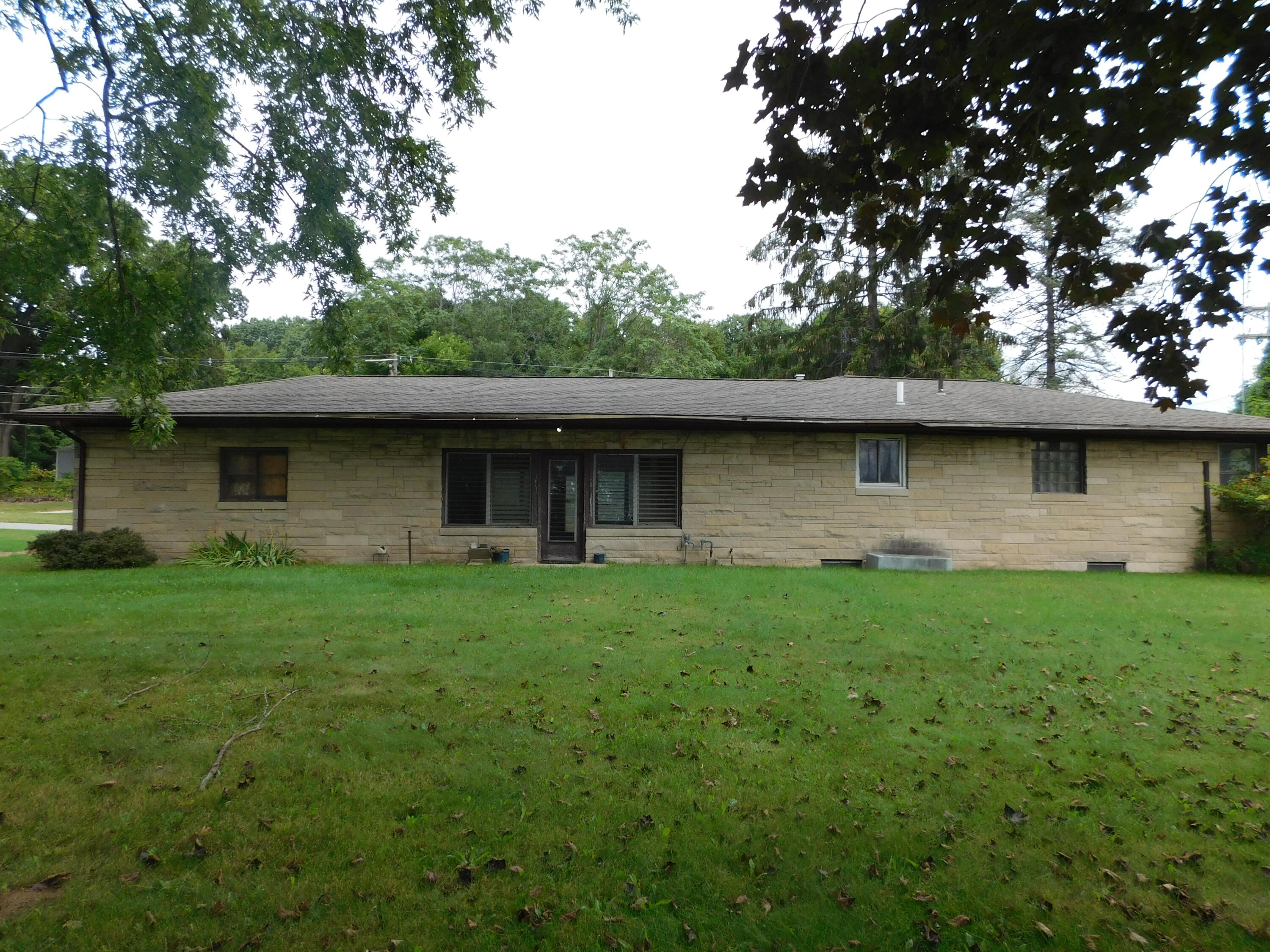 460 Collins Avenue Benton Harbor MI 49022