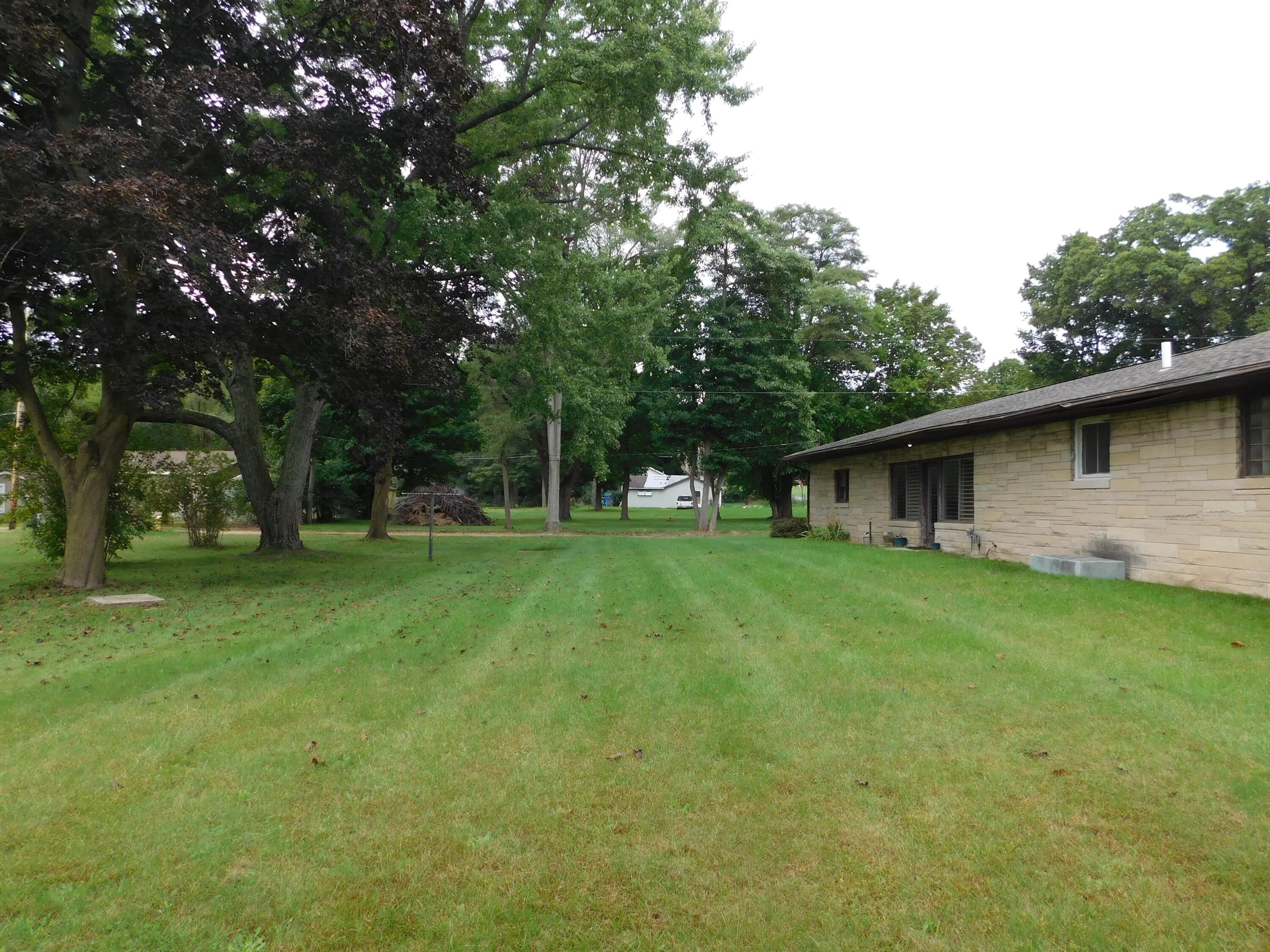 460 Collins Avenue Benton Harbor MI 49022