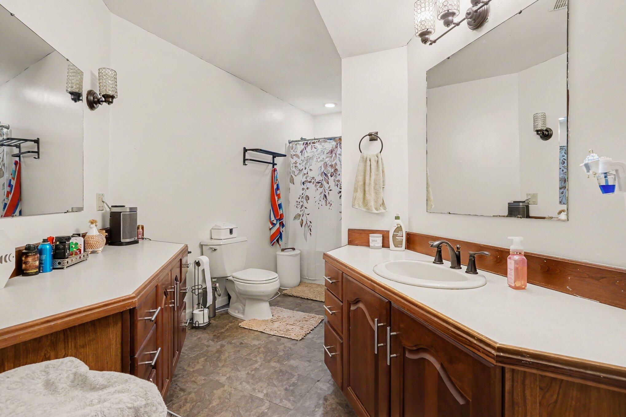 945 W Wellington Court Muskegon MI 49441