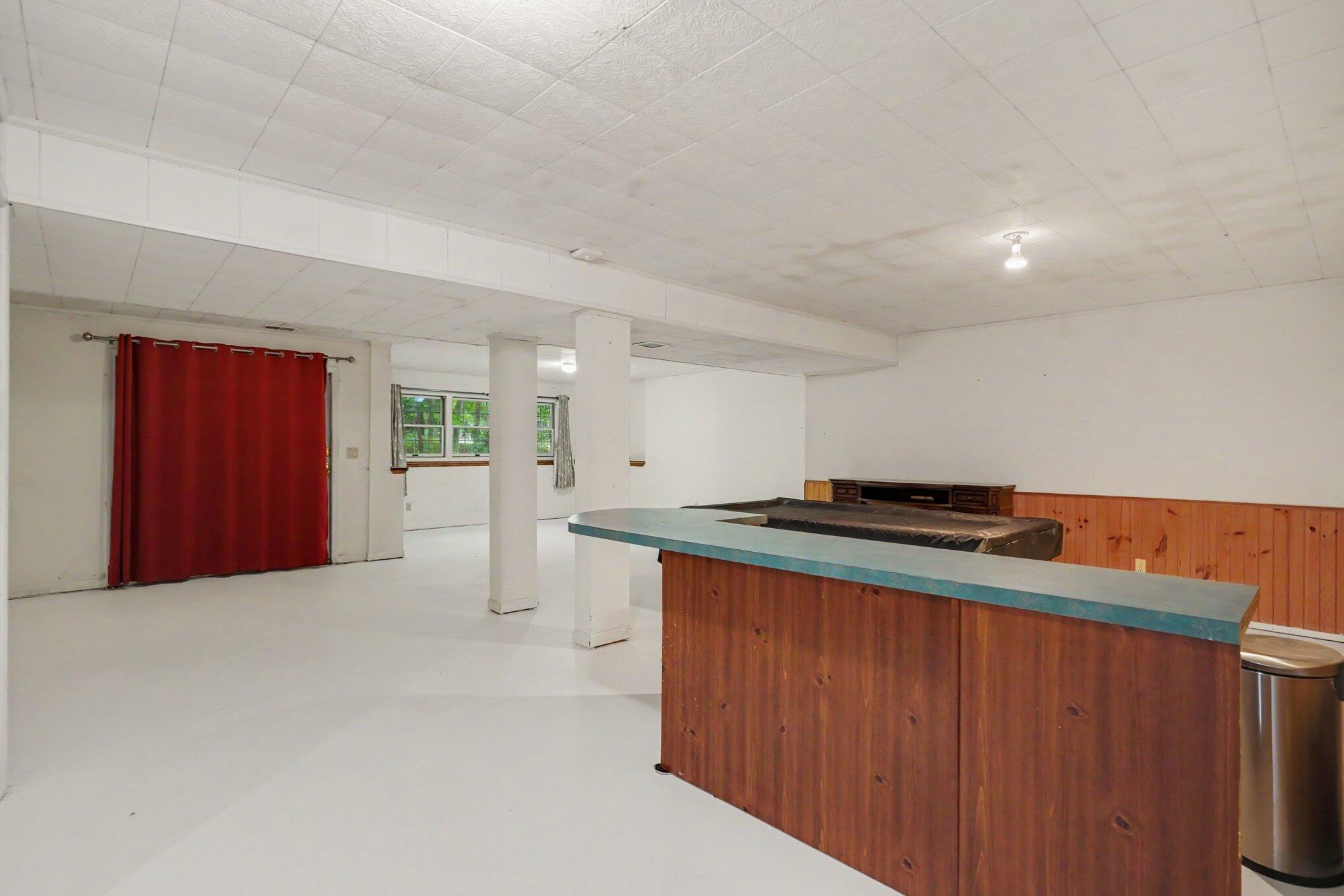945 W Wellington Court Muskegon MI 49441