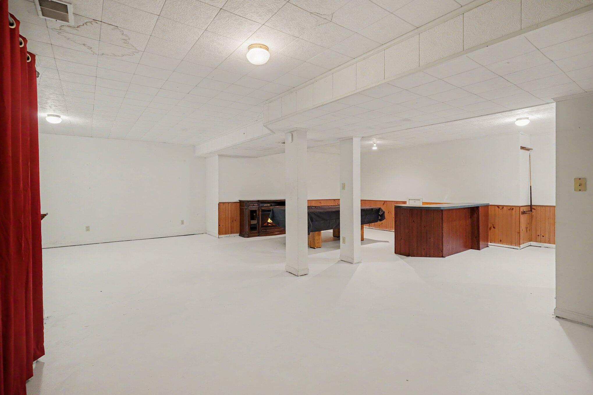 945 W Wellington Court Muskegon MI 49441