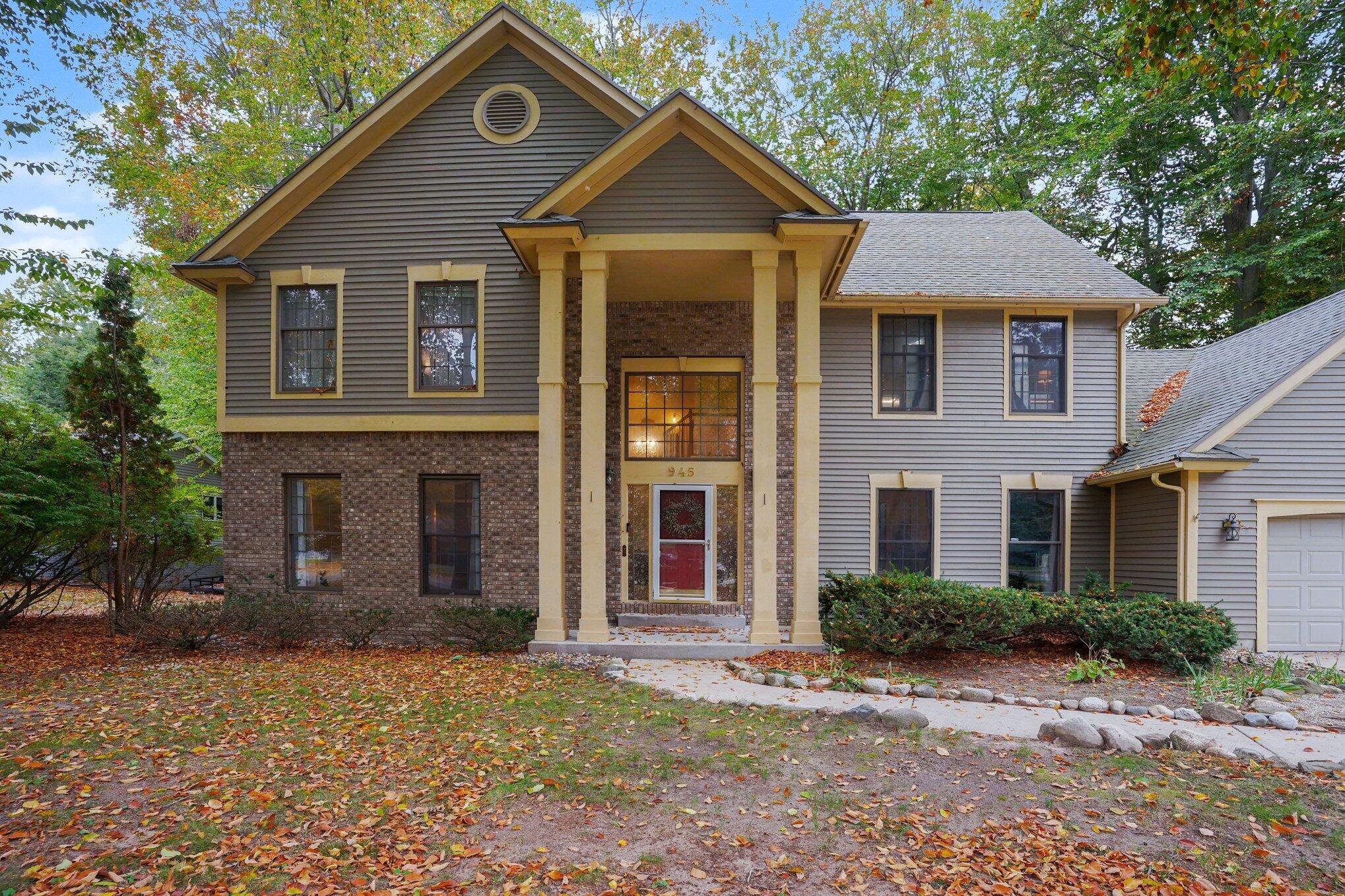 945 W Wellington Court Muskegon MI 49441