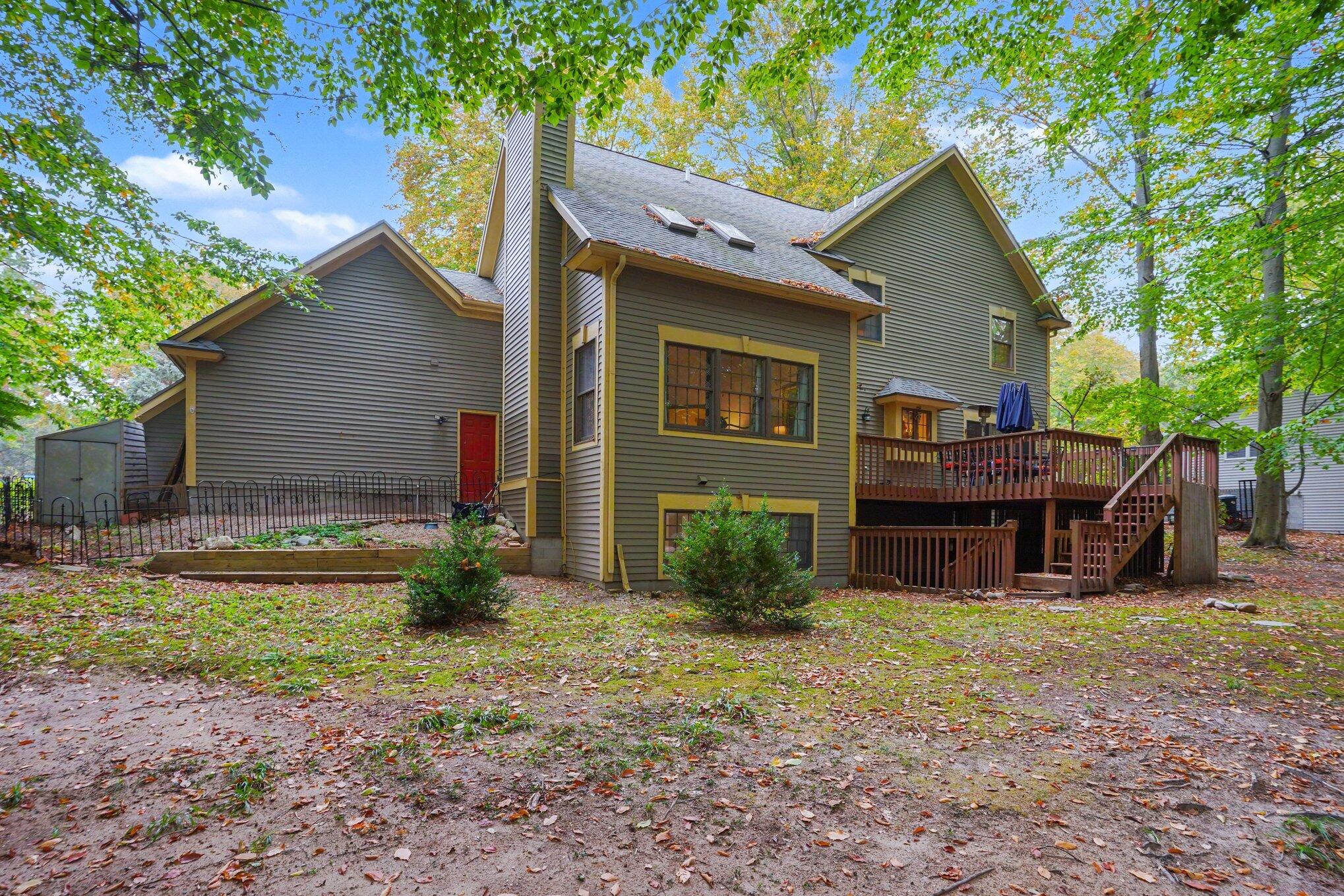 945 W Wellington Court Muskegon MI 49441