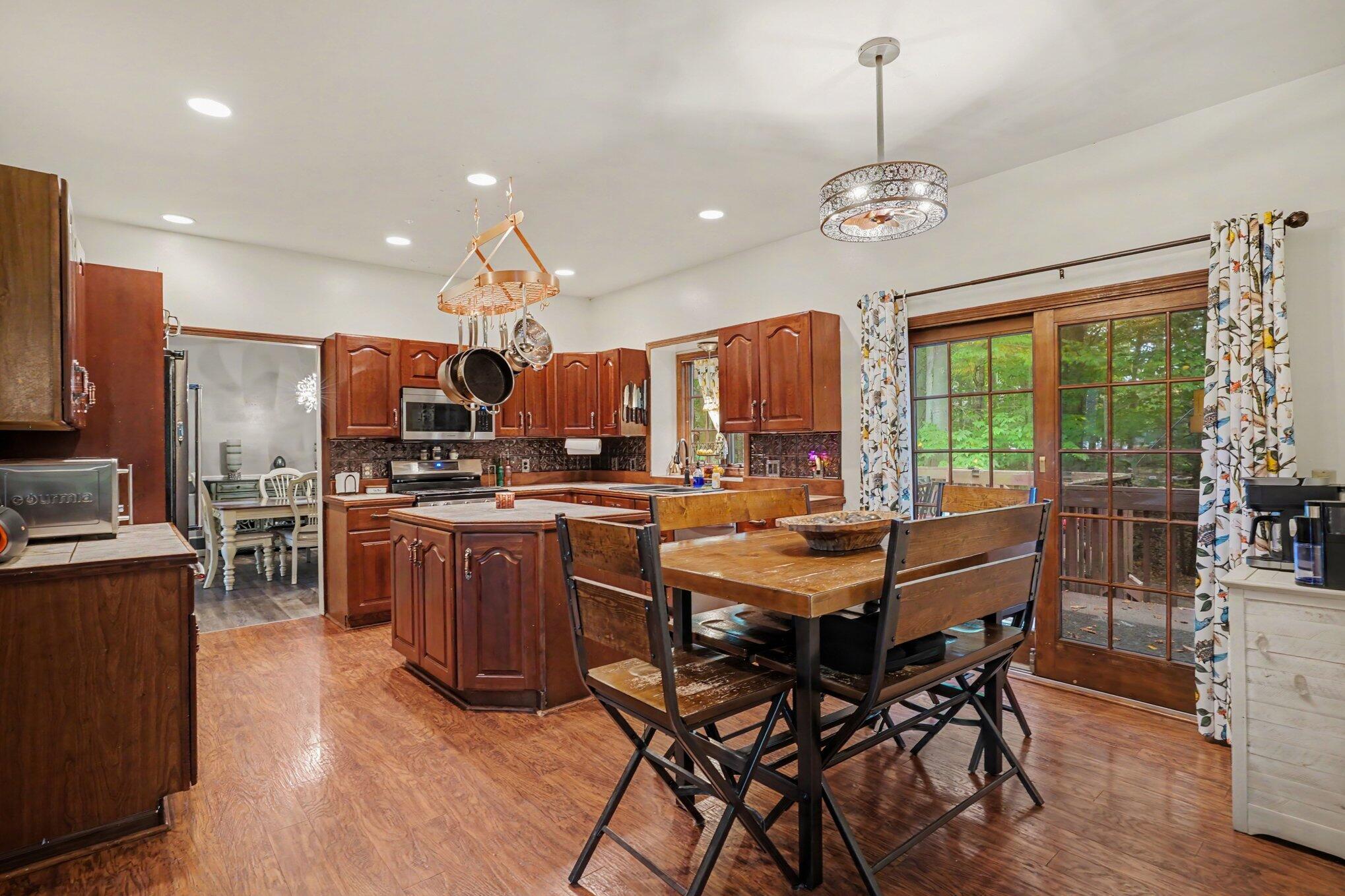 945 W Wellington Court Muskegon MI 49441