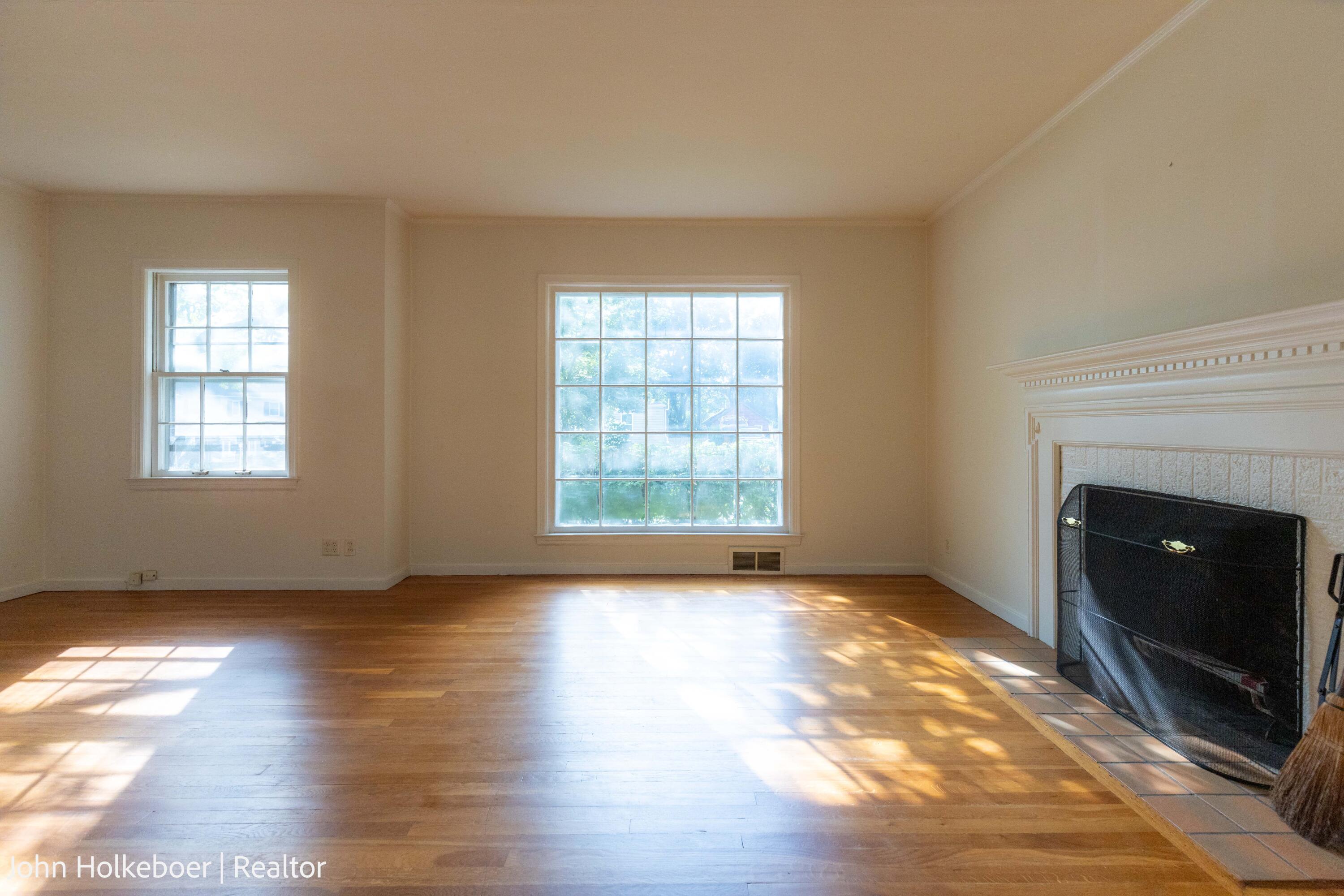 1126 Kenesaw Drive SE East Grand Rapids MI 49506