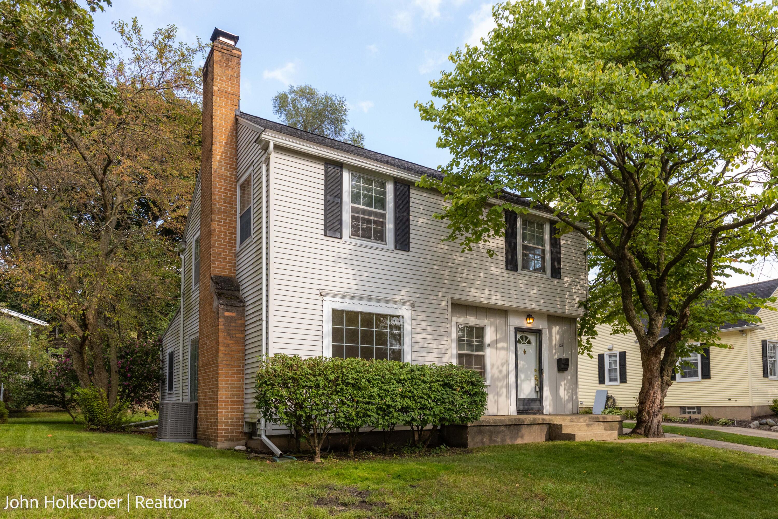 1126 Kenesaw Drive SE East Grand Rapids MI 49506