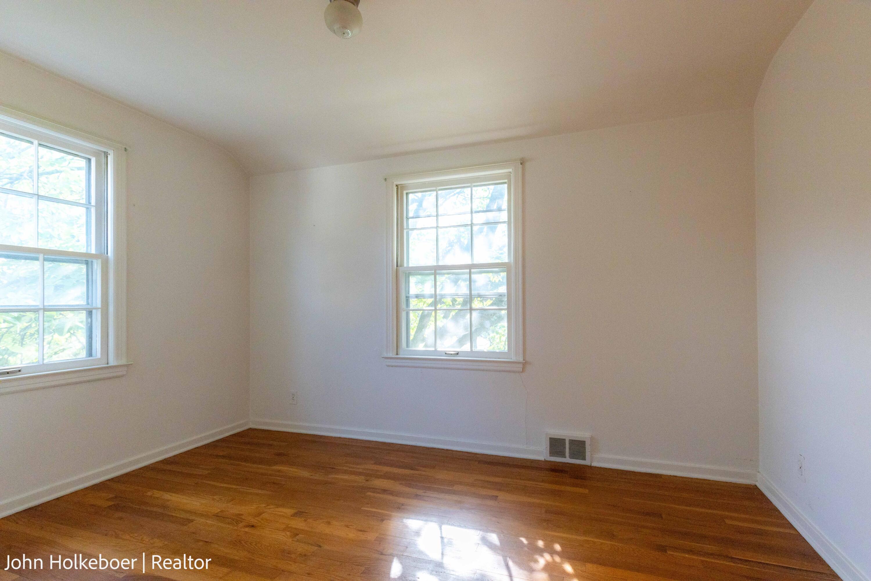 1126 Kenesaw Drive SE East Grand Rapids MI 49506