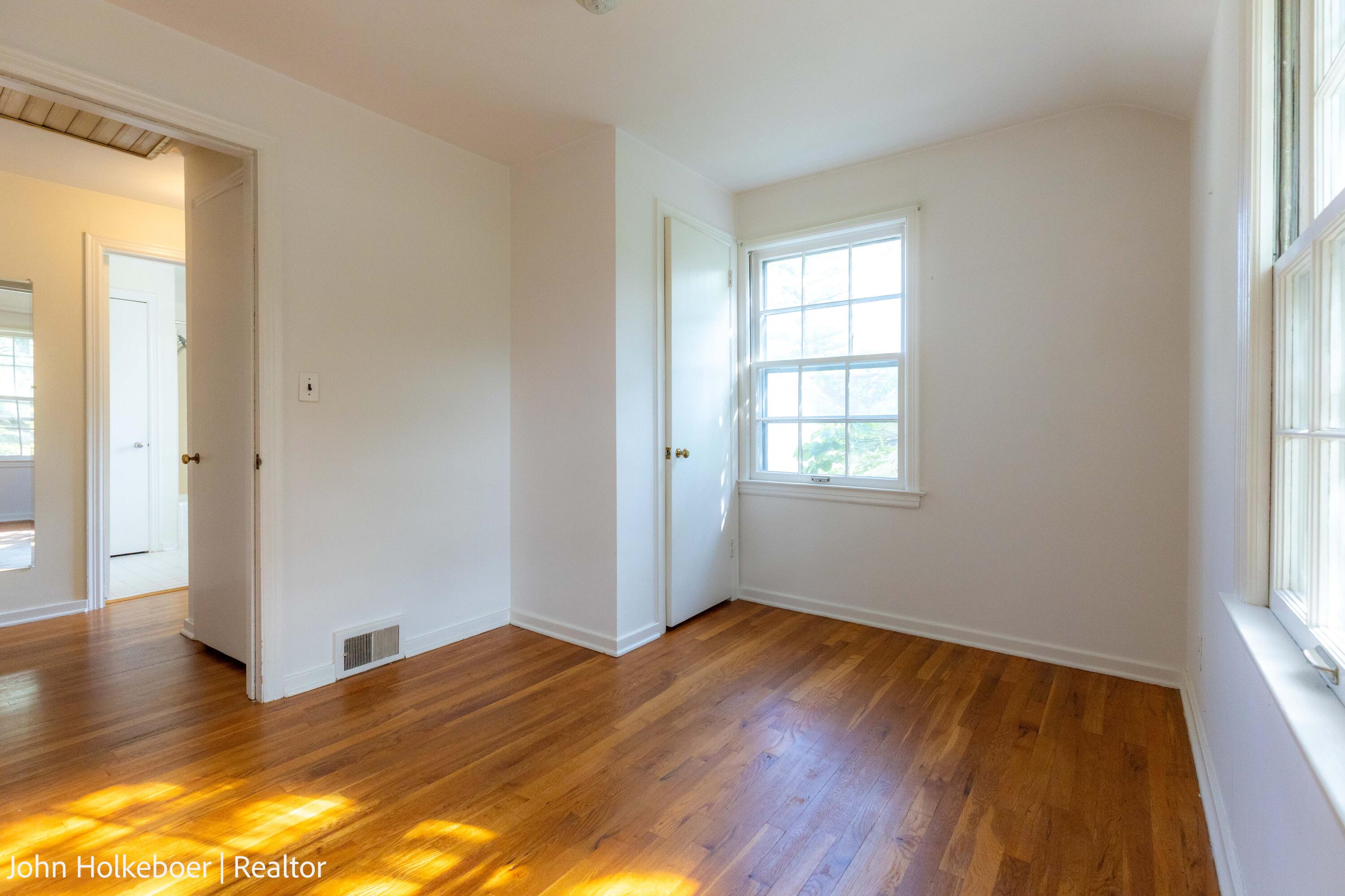 1126 Kenesaw Drive SE East Grand Rapids MI 49506