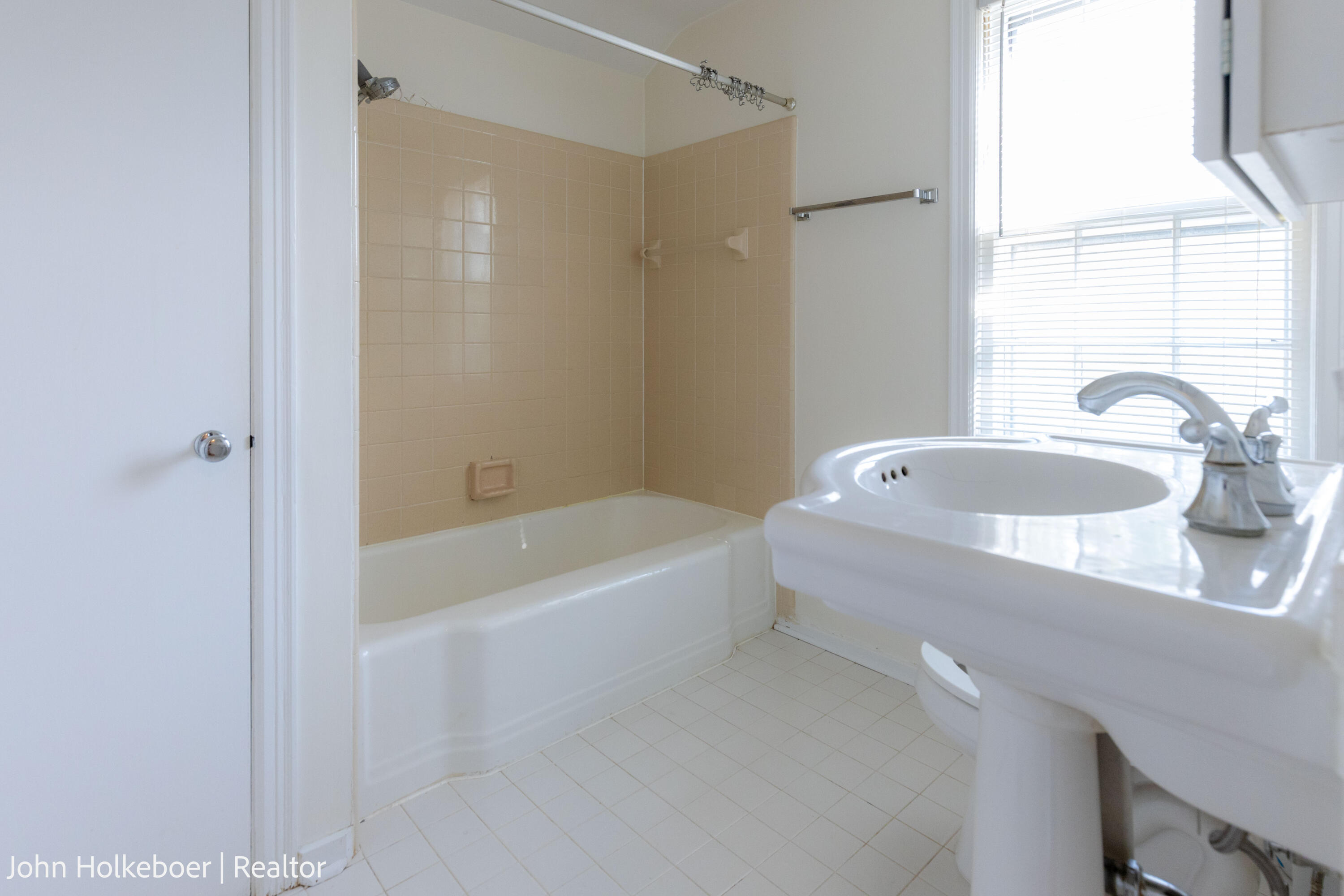 1126 Kenesaw Drive SE East Grand Rapids MI 49506