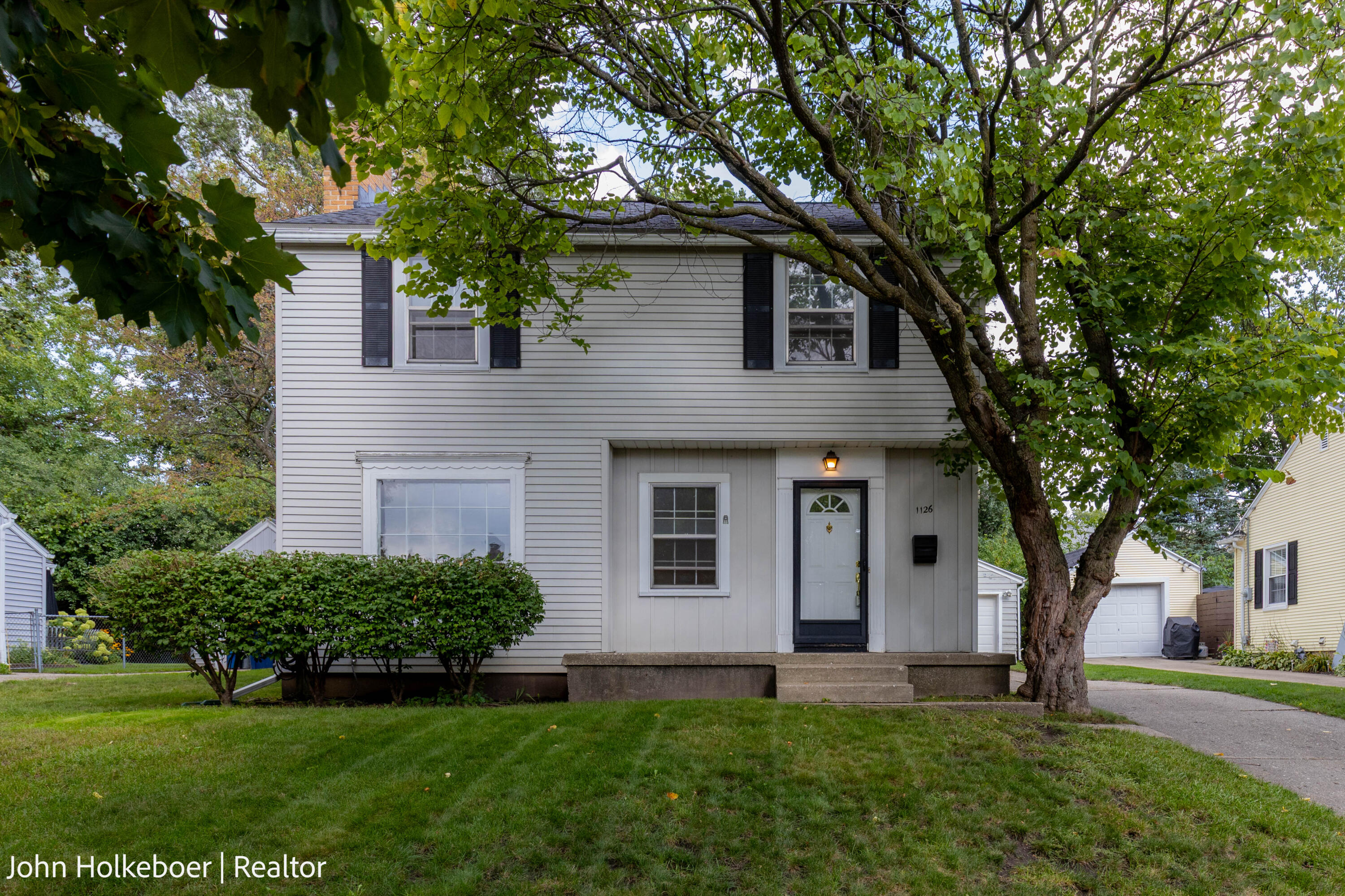 1126 Kenesaw Drive SE East Grand Rapids MI 49506