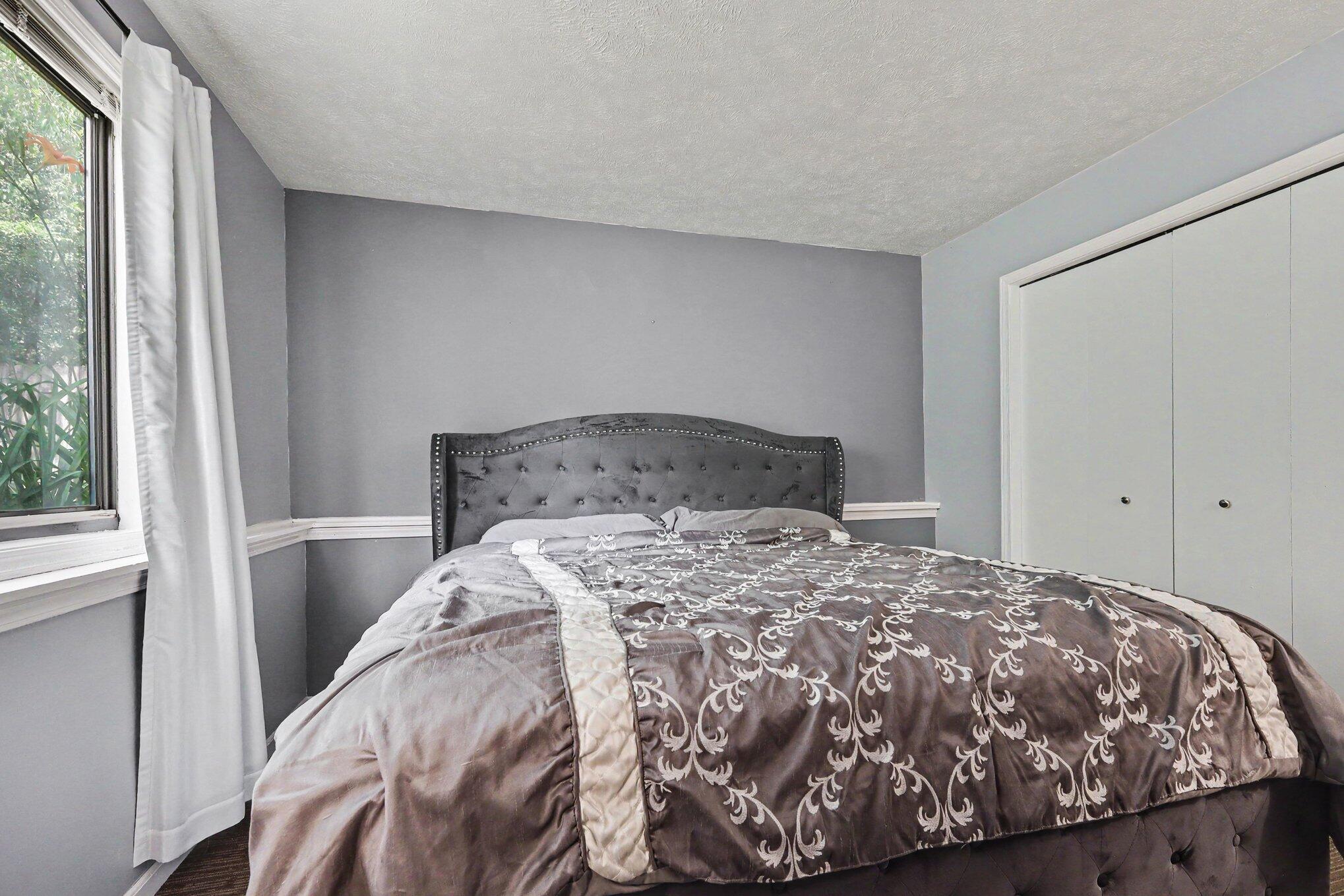 423 Pine Place Street SE Grand Rapids MI 49548