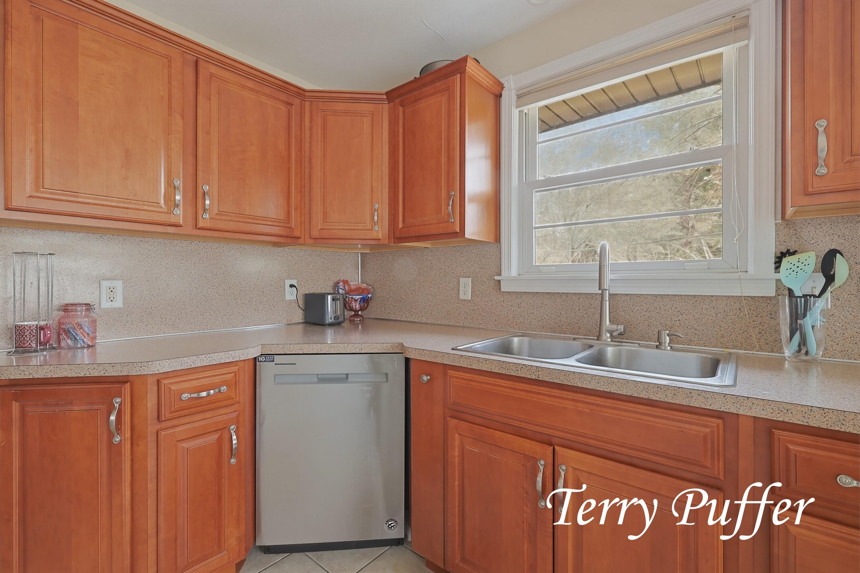 1559 Glenwood Avenue Muskegon MI 49445