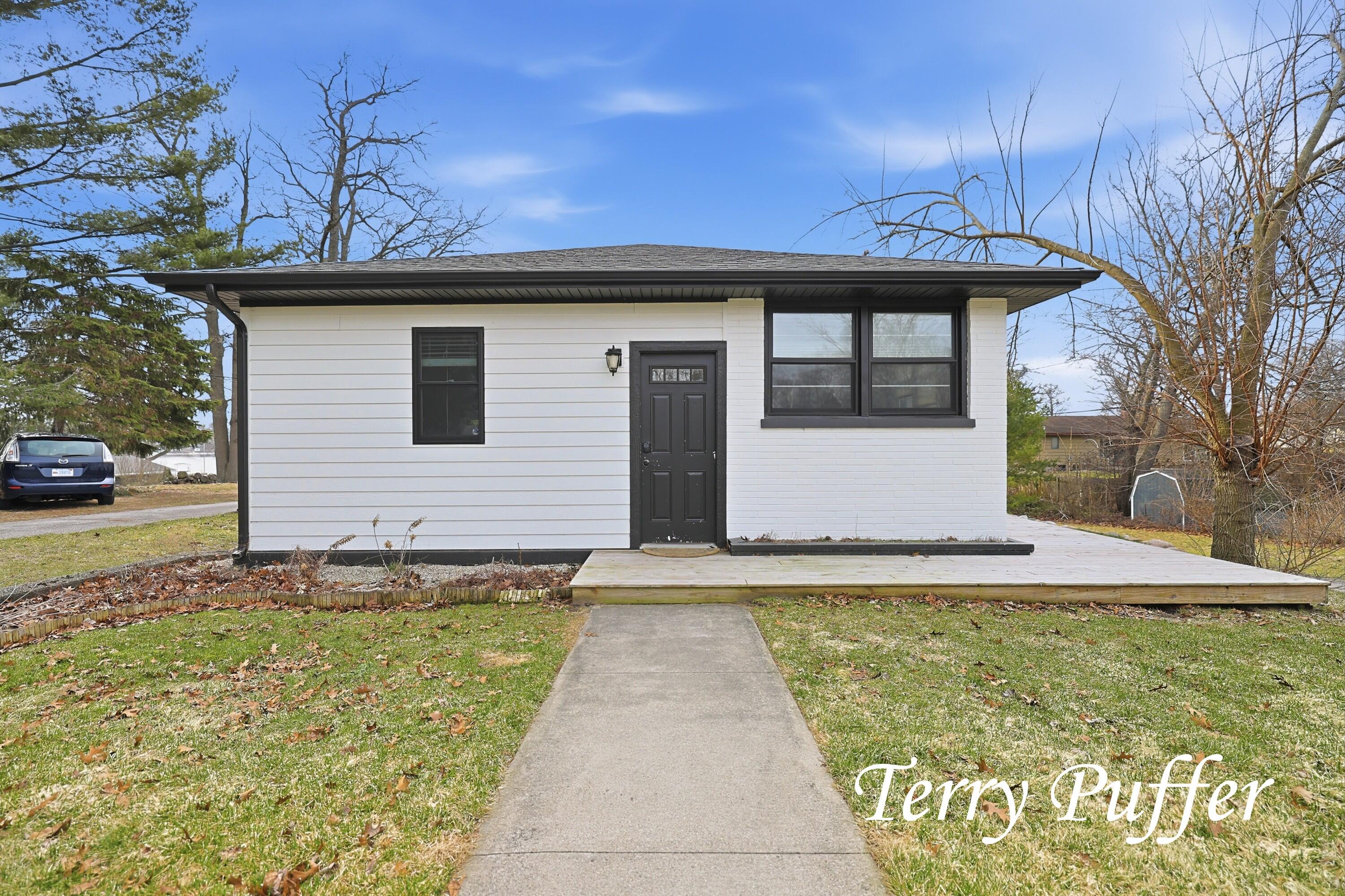 1559 Glenwood Avenue Muskegon MI 49445