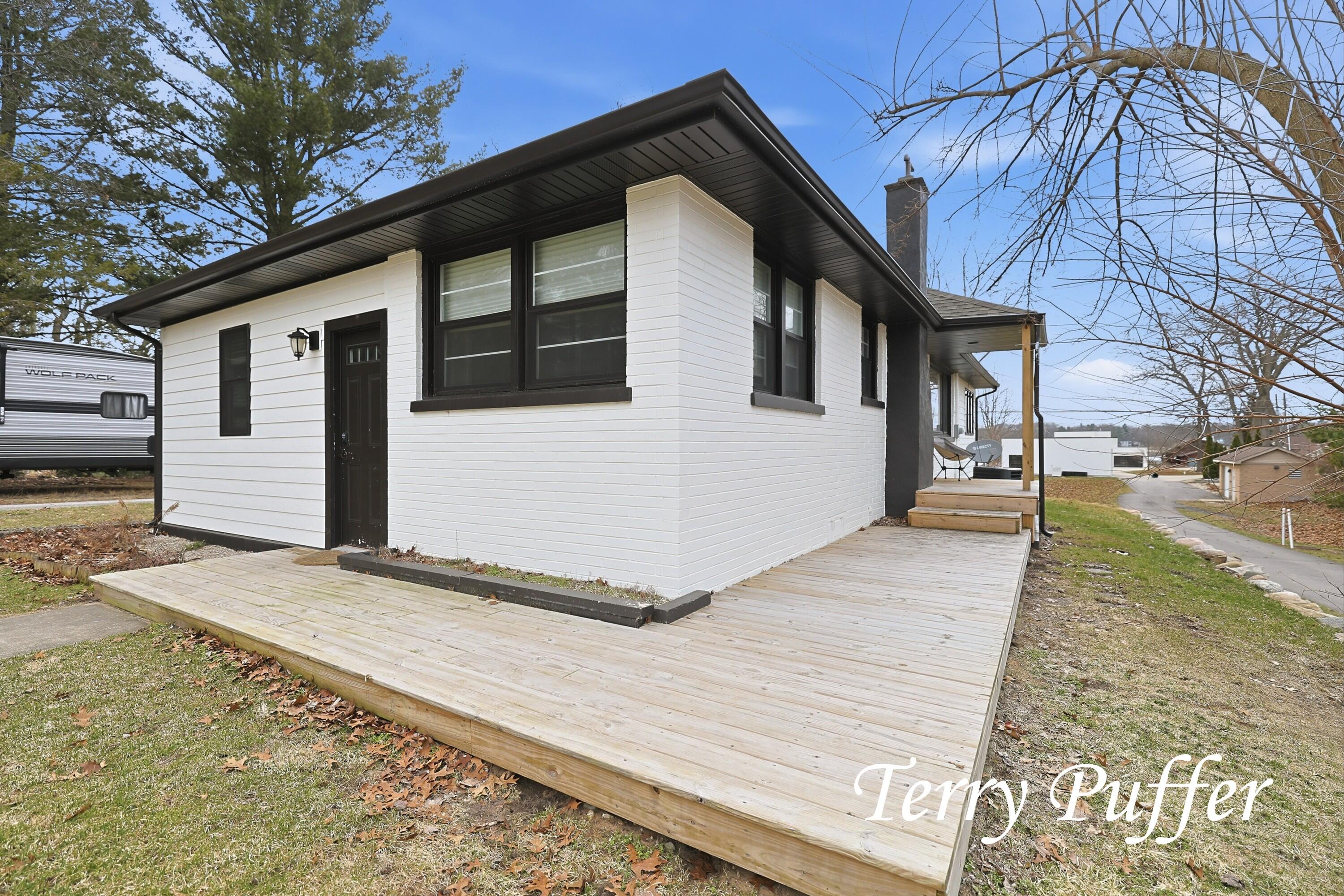 1559 Glenwood Avenue Muskegon MI 49445