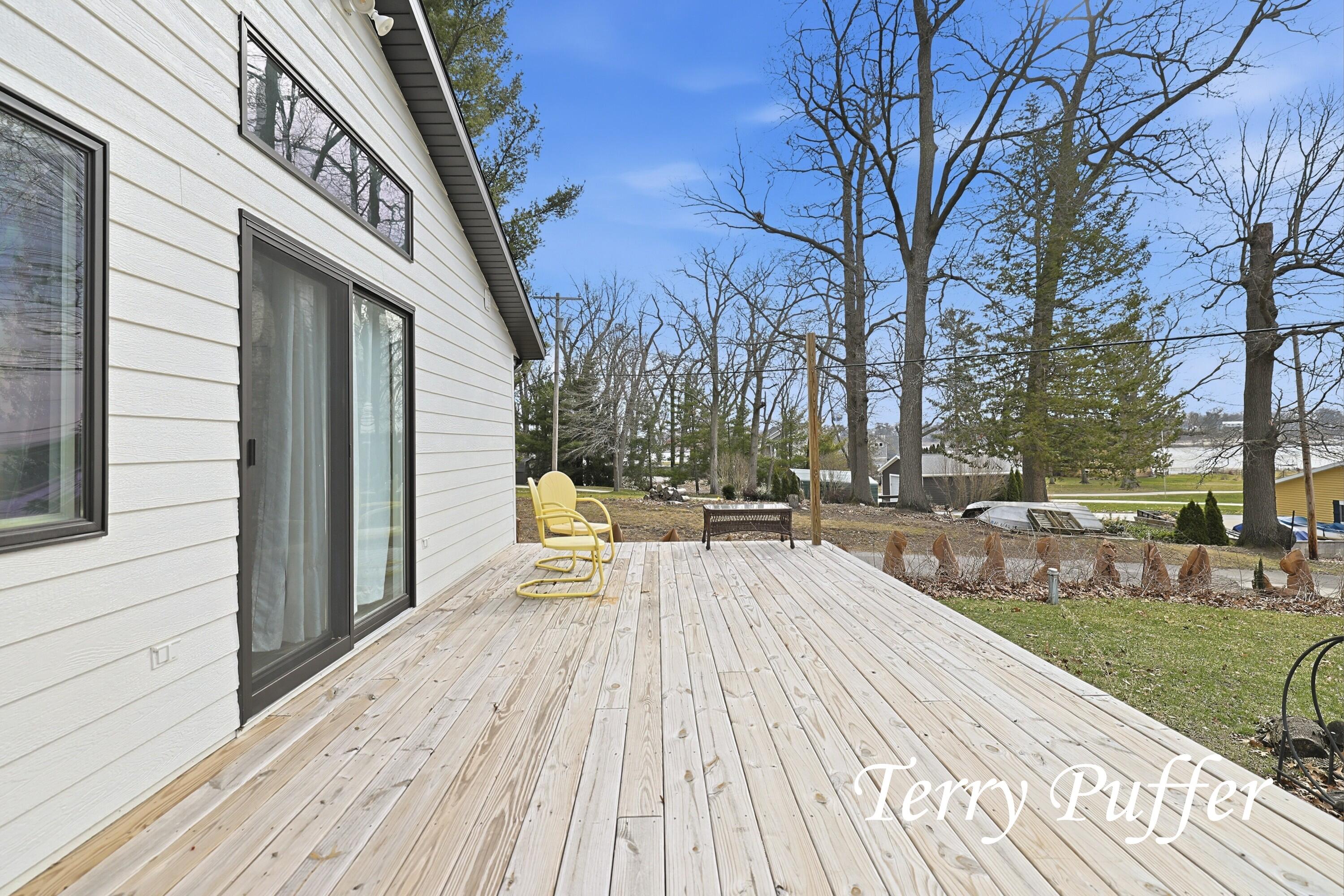 1559 Glenwood Avenue Muskegon MI 49445