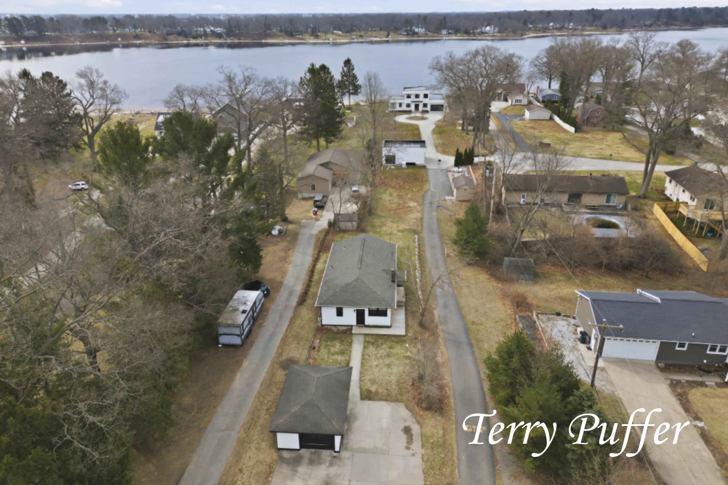 1559 Glenwood Avenue Muskegon MI 49445