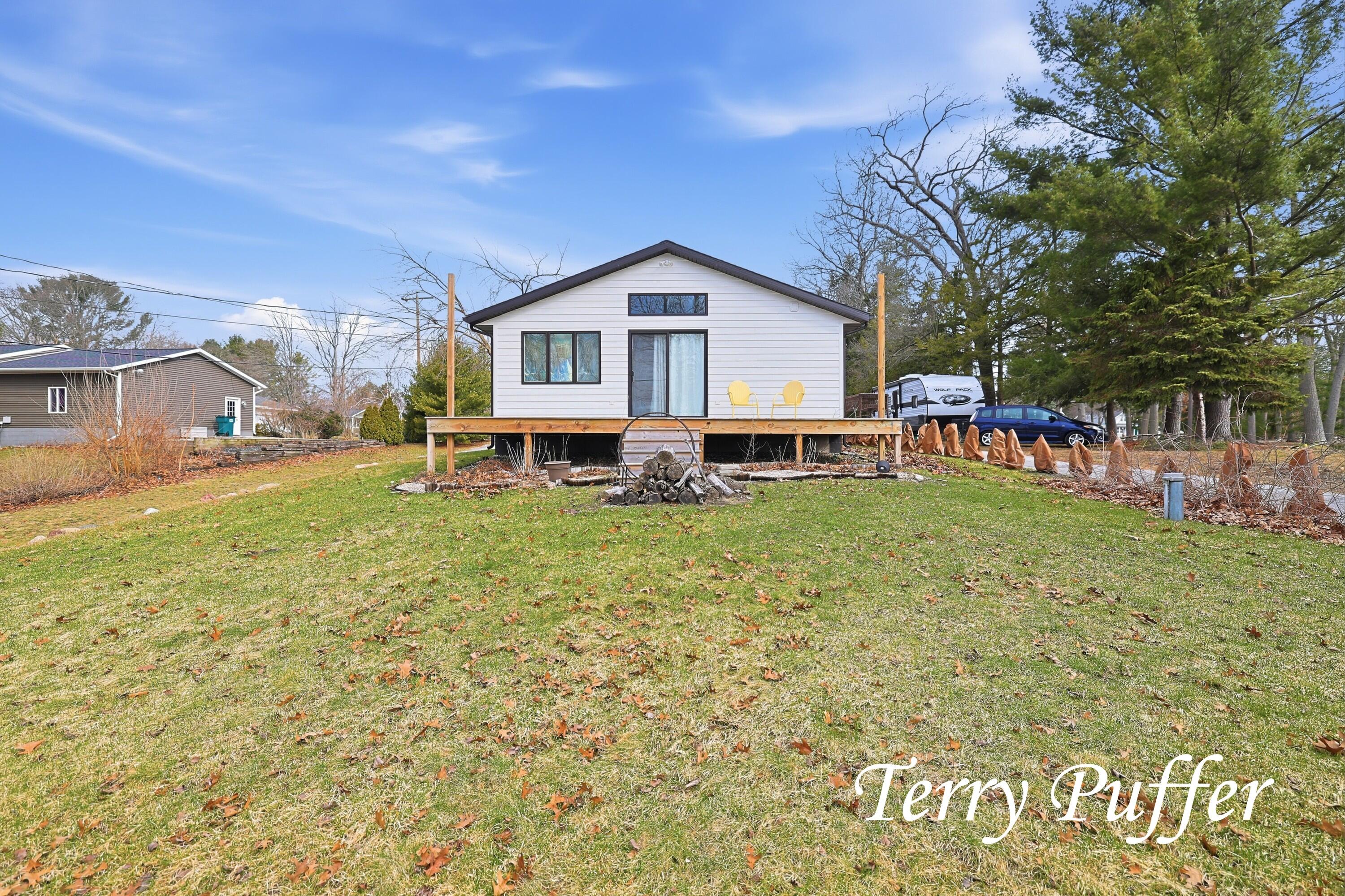 1559 Glenwood Avenue Muskegon MI 49445