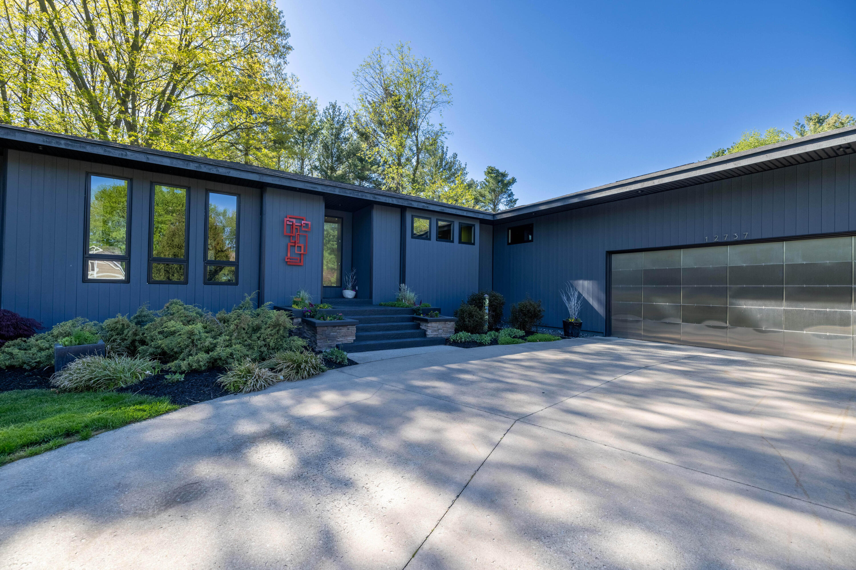12737 Sanctuary Place Grand Haven MI 49417