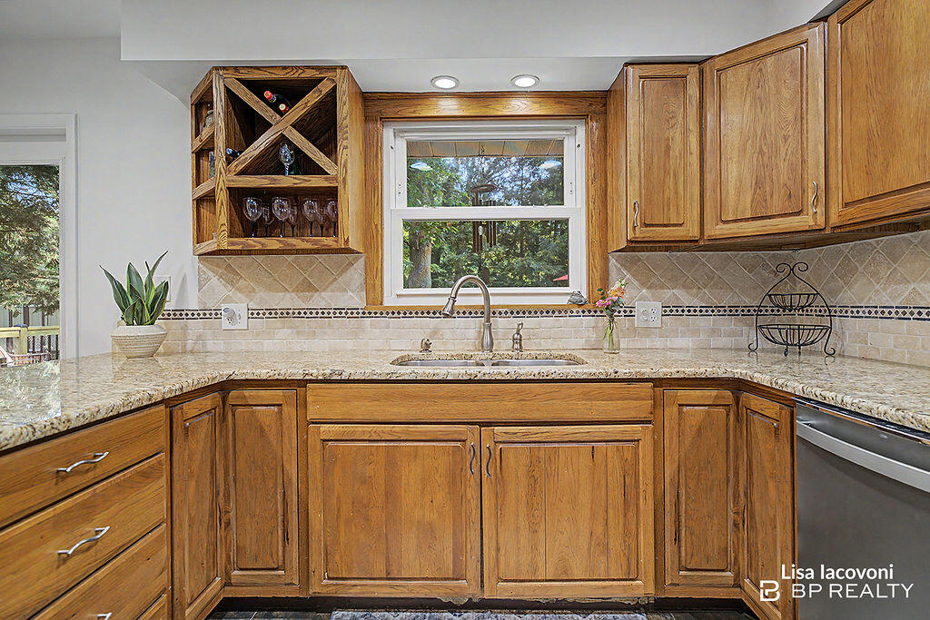 2211 Clover Drive NW Grand Rapids MI 49504