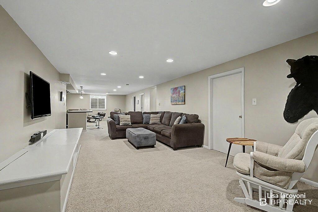 2211 Clover Drive NW Grand Rapids MI 49504
