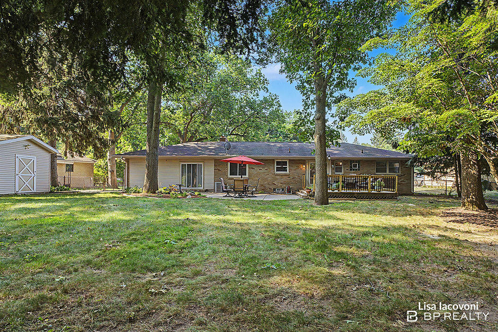 2211 Clover Drive NW Grand Rapids MI 49504