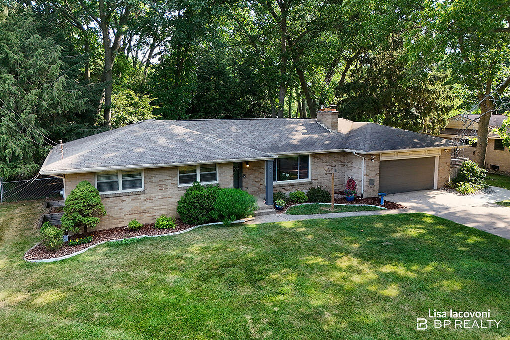 2211 Clover Drive NW Grand Rapids MI 49504