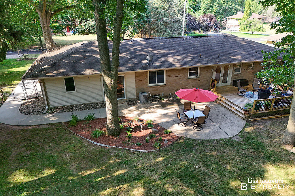 2211 Clover Drive NW Grand Rapids MI 49504