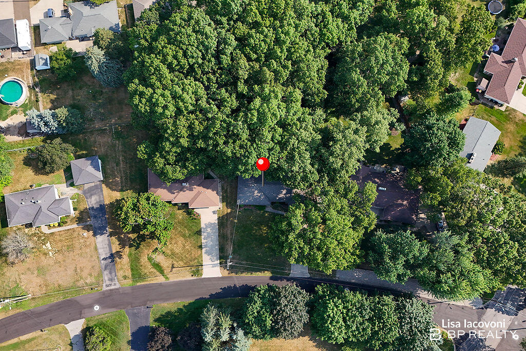 2211 Clover Drive NW Grand Rapids MI 49504
