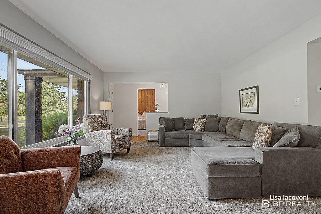 2211 Clover Drive NW Grand Rapids MI 49504
