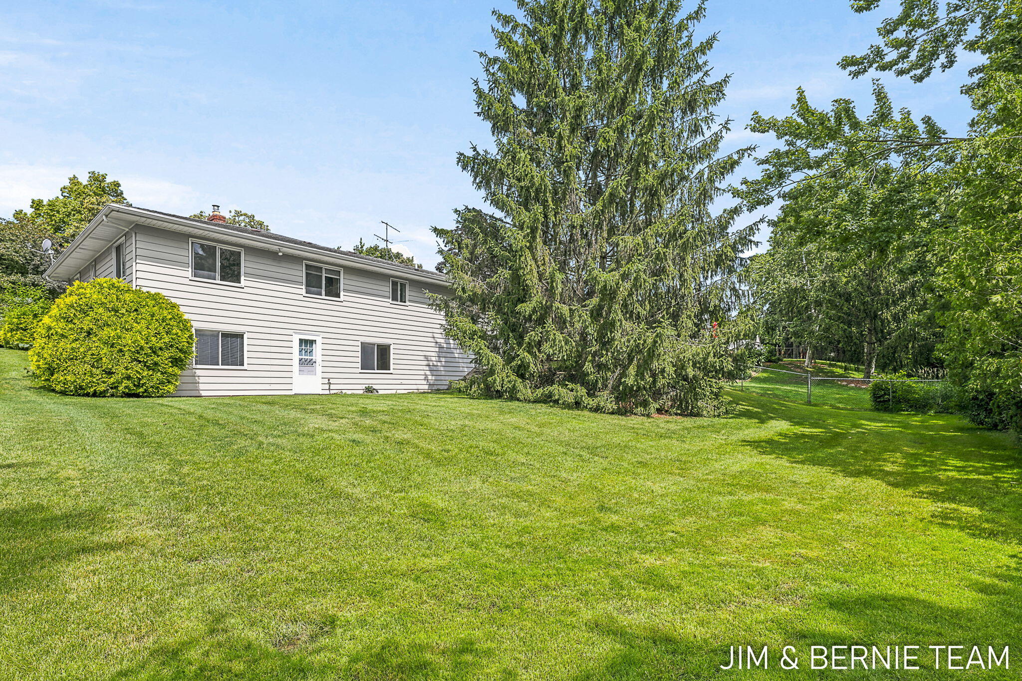 2238 Edgewood Avenue SE Grand Rapids MI 49546