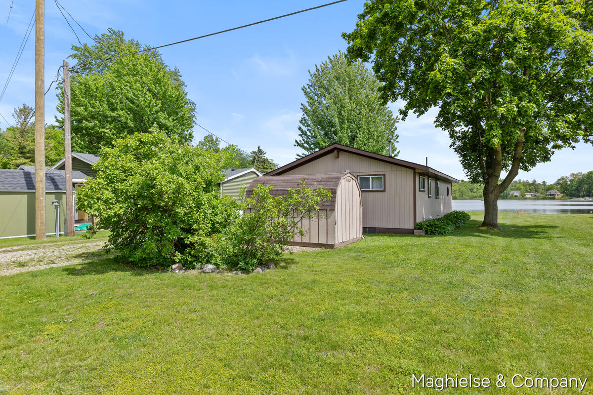 9048 Loveless Drive NE Rockford MI 49341