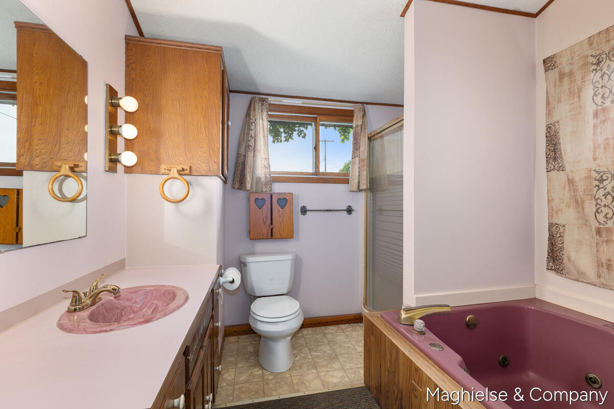 9048 Loveless Drive NE Rockford MI 49341