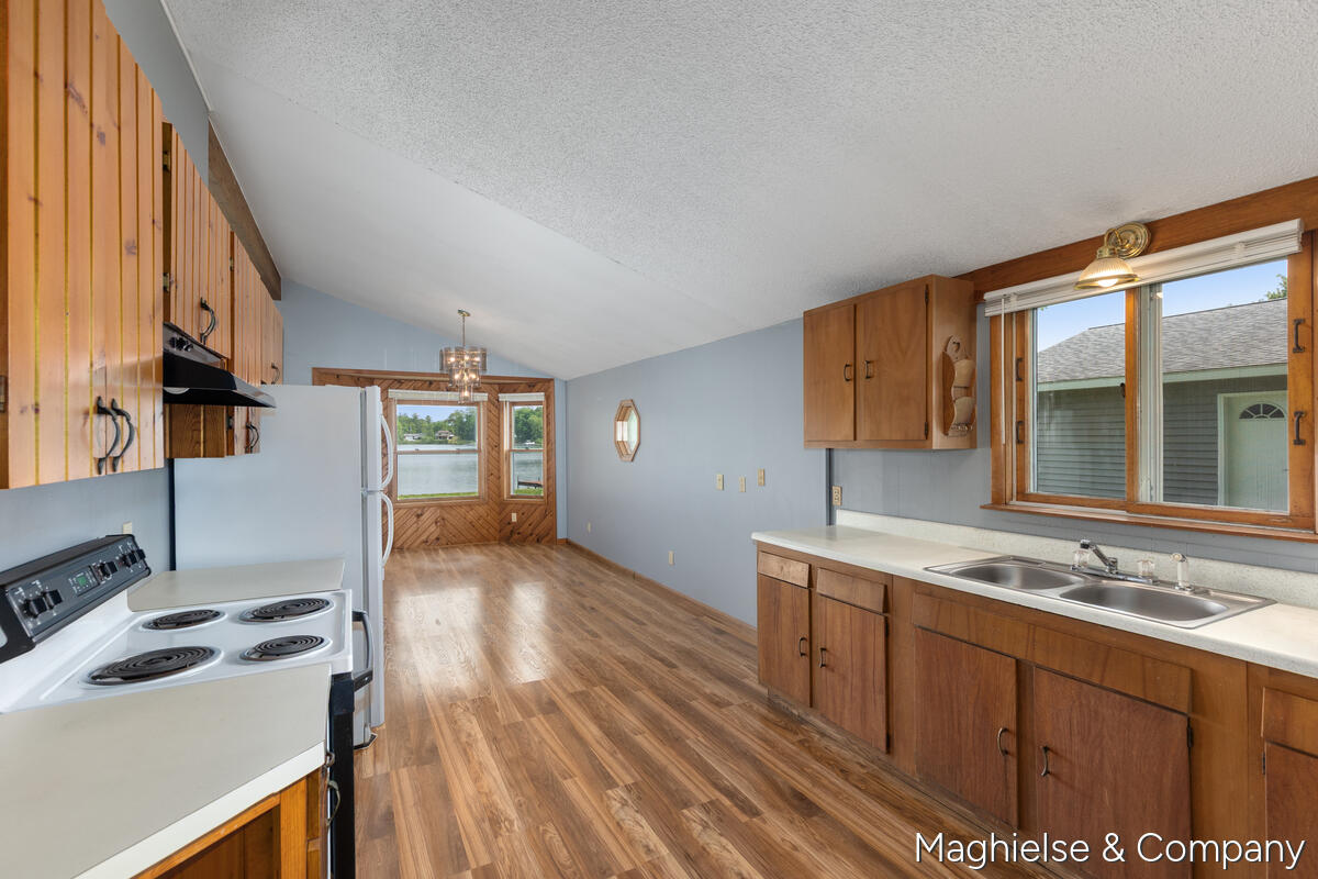 9048 Loveless Drive NE Rockford MI 49341